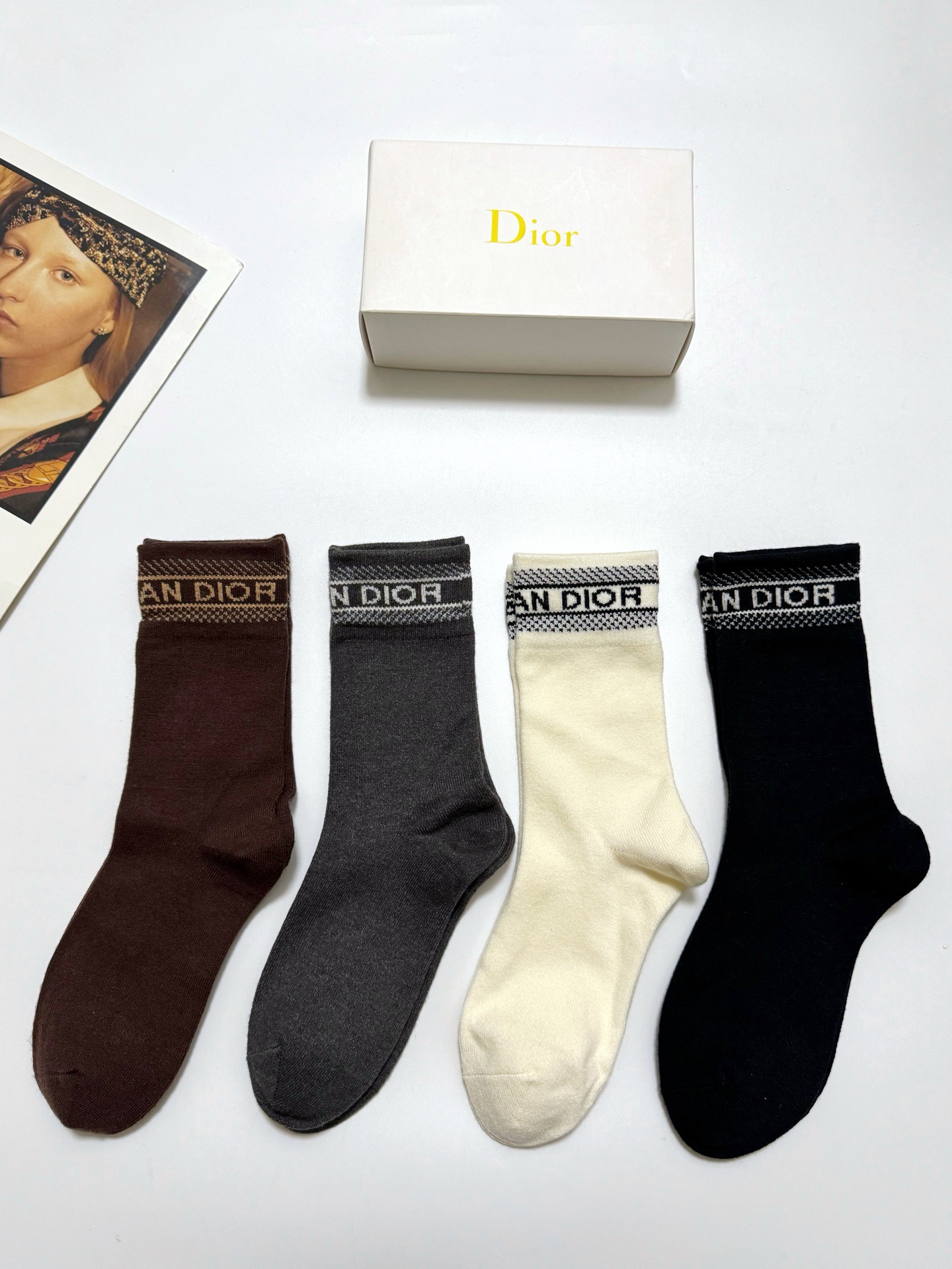 NO:585777,Comes with packaging [4 pairs in a box] Dior classic letter logo cashmere blend mid-calf socks, ins super popular color, super soft and skin-friendly, a must-have for fashionistas, personalized, fashionable and versatile, you deserve it Socks, stockings, socks, dior, dior, socks19860909配包装【一盒4 双】 Dior 迪奥 经典字母logo 羊绒混纺 中筒袜,ins超火爆配色 ,超级软糯亲肤,潮人必备 ,个性时尚百搭款,你值得拥有哦袜子,丝袜,袜子,dior,dior,socks,accessory