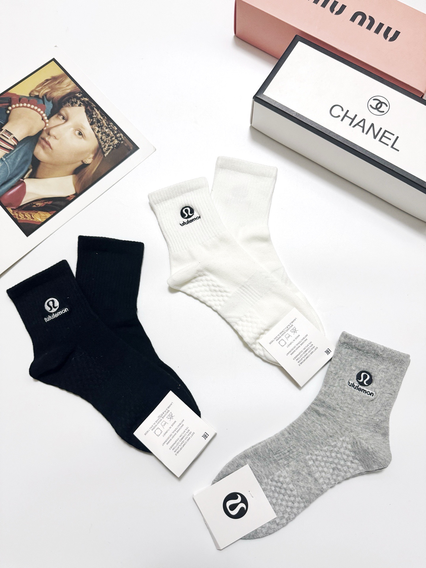 配包装🌟【一盒3 双】 🌟Lululemon 经典字母logo 纯棉刺绣短袜 ，ins超火爆短袜，纯棉面