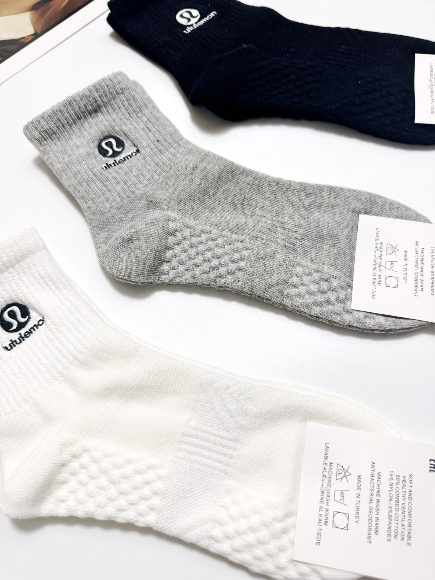 配包装🌟【一盒3 双】 🌟Lululemon 经典字母logo 纯棉刺绣短袜 ，ins超火爆短袜，纯棉面