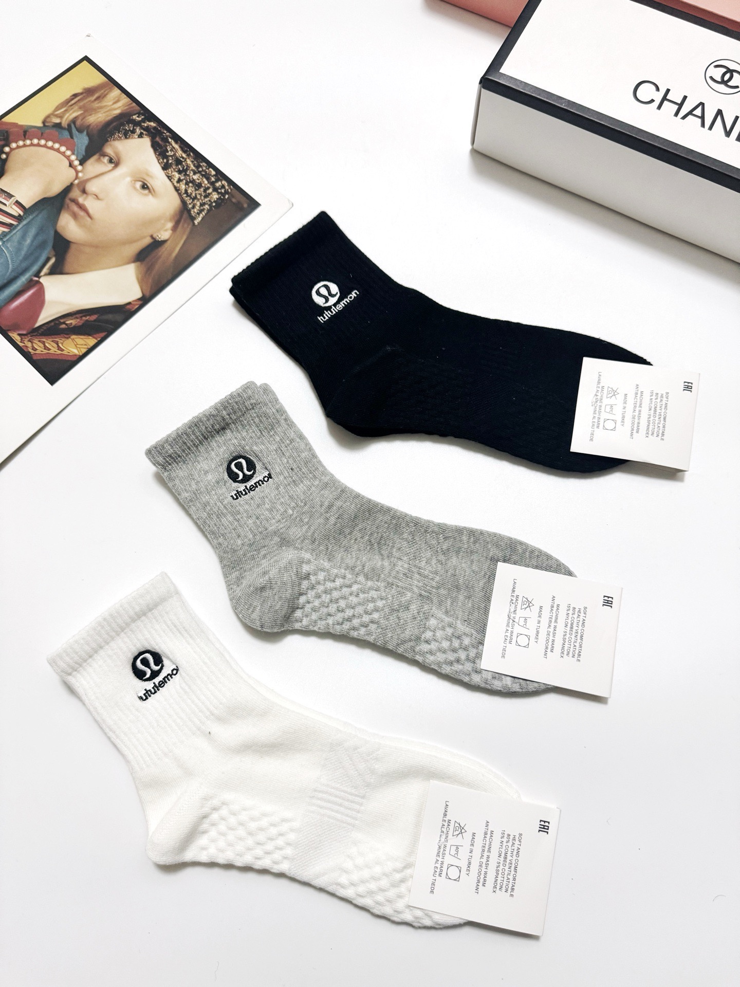 配包装🌟【一盒3 双】 🌟Lululemon 经典字母logo 纯棉刺绣短袜 ，ins超火爆短袜，纯棉面