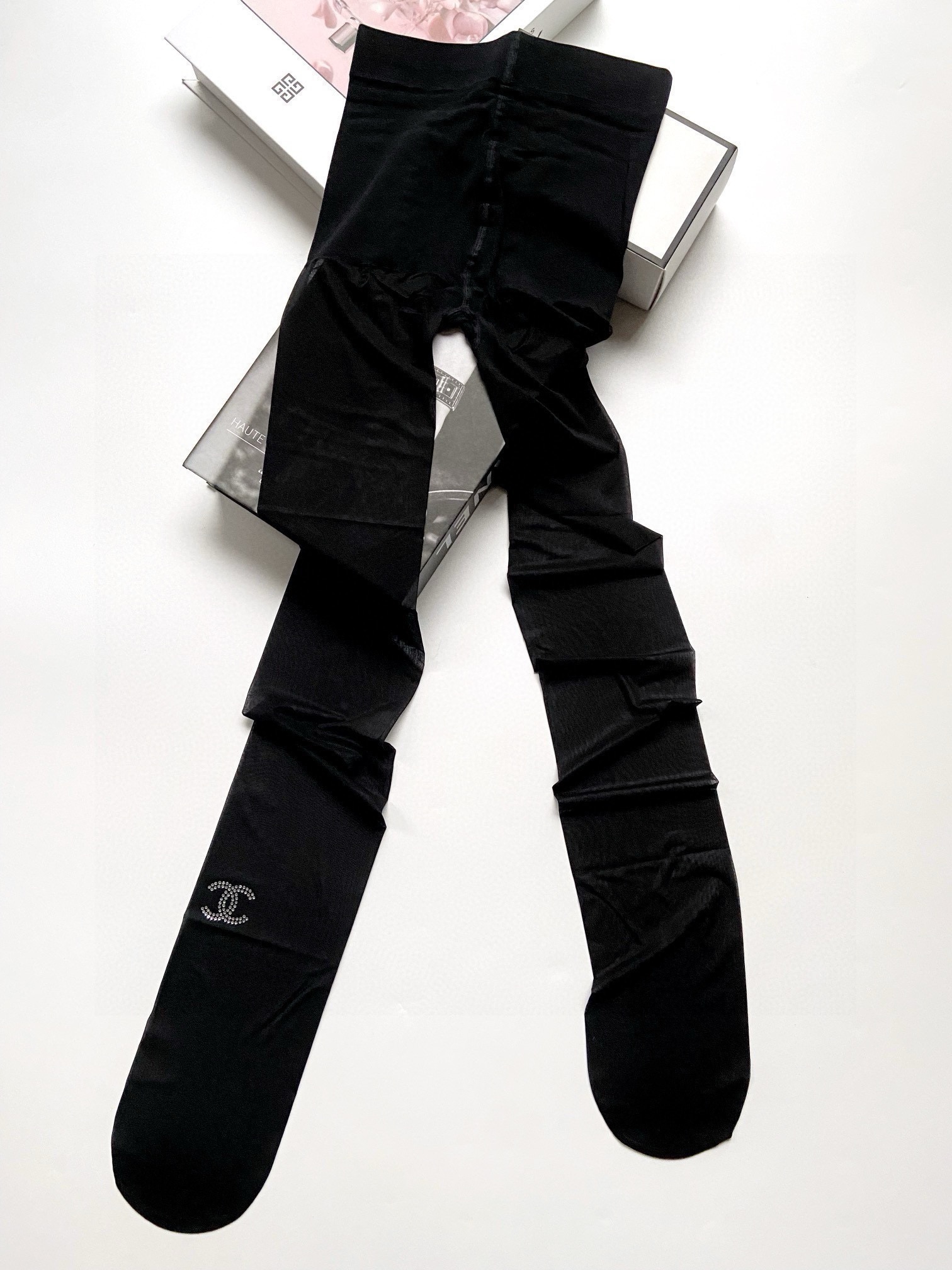 配包装🌟【一盒一双】🌟Chanel 香奈儿 爆款水钻 双C 字母 丝袜 🌟好看到爆炸 欧美大牌丝袜 连裤