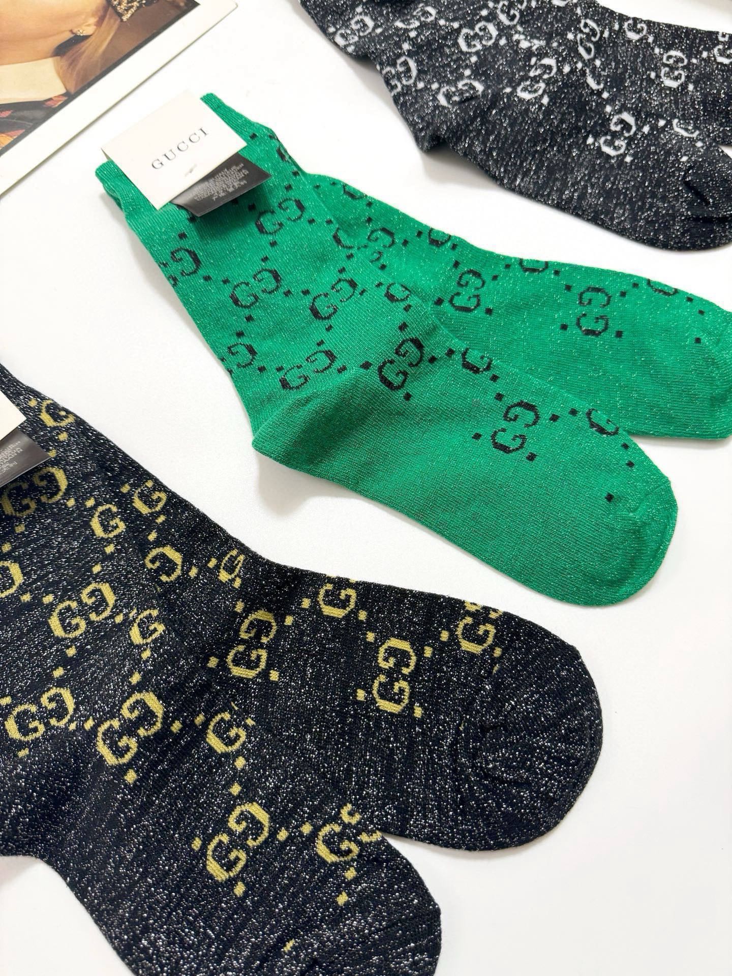 配包装🌟【一盒3双】🌟Gucci 古奇 爆款金银丝中筒袜 🔥双针 混纺金银丝材质，超完美结合，款式经典，