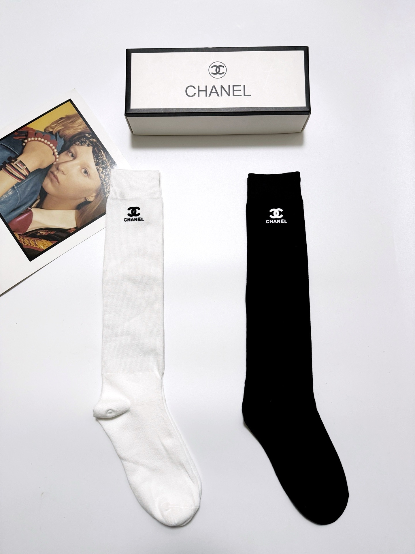 配包装🌟【一盒一双】🌟Chanel 香奈儿 经典双C字母logo纯棉长筒袜 小腿袜🌟ins爆款！专柜在售