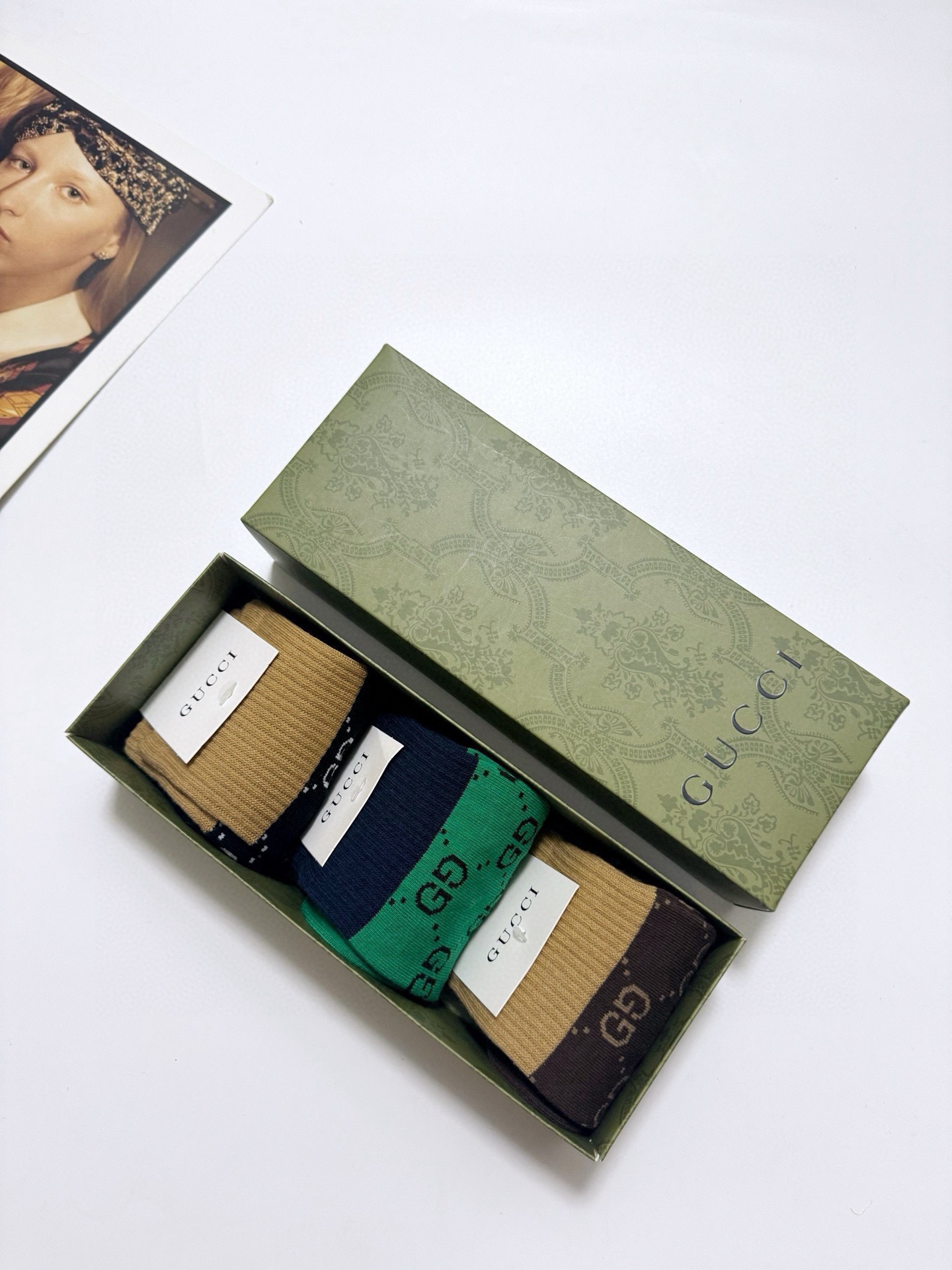 配包装🌟【一盒3双】🌟Gucci 古琦 经典字母 logo 纯棉 中筒袜 ！超级软糯亲肤！🌟ins爆款！