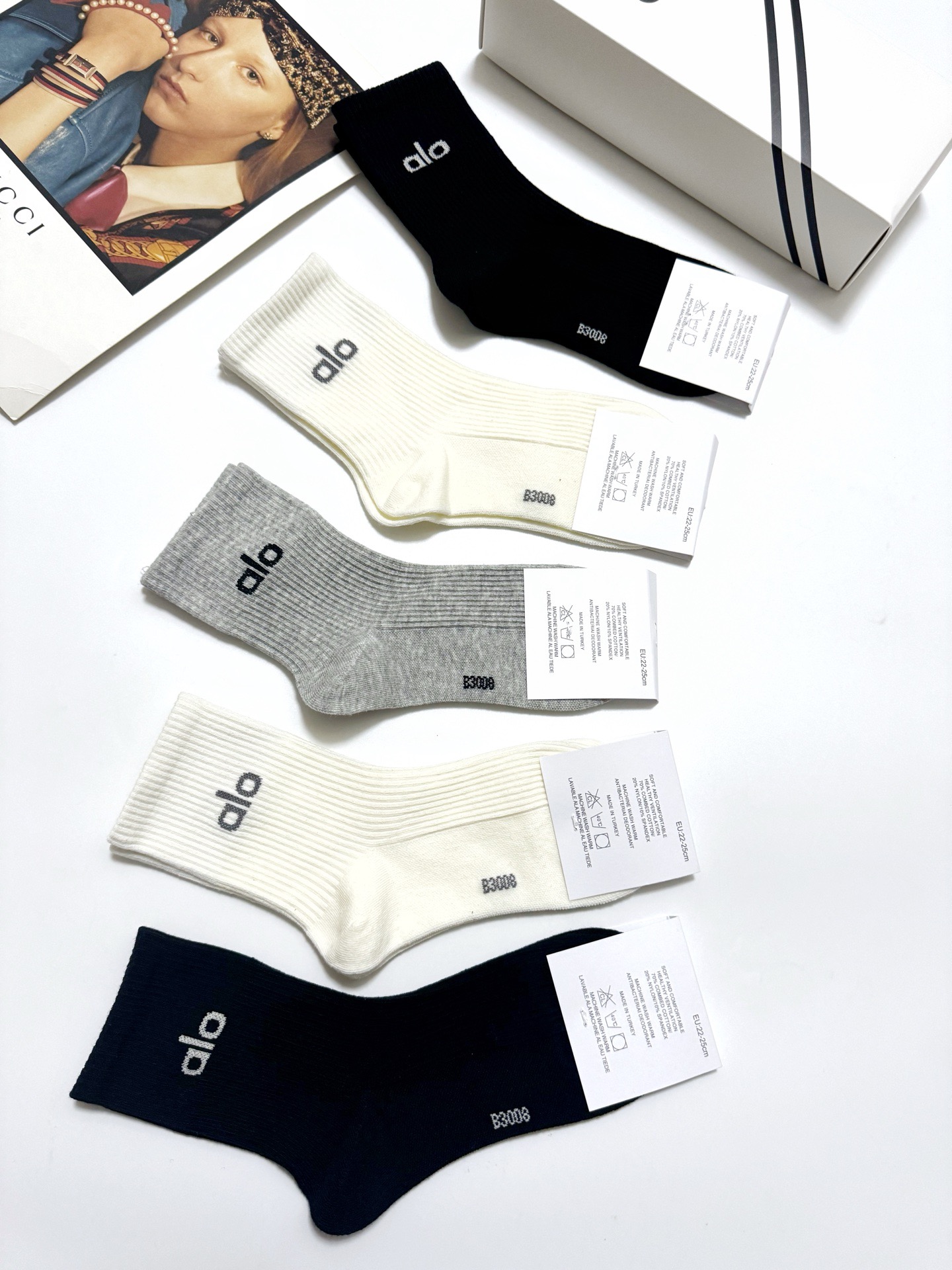 配包装🌟【一盒5双】 🌟 alo 经典字母logo 纯棉中筒袜 ，ins超火爆小腿短袜，纯棉面料，潮人必