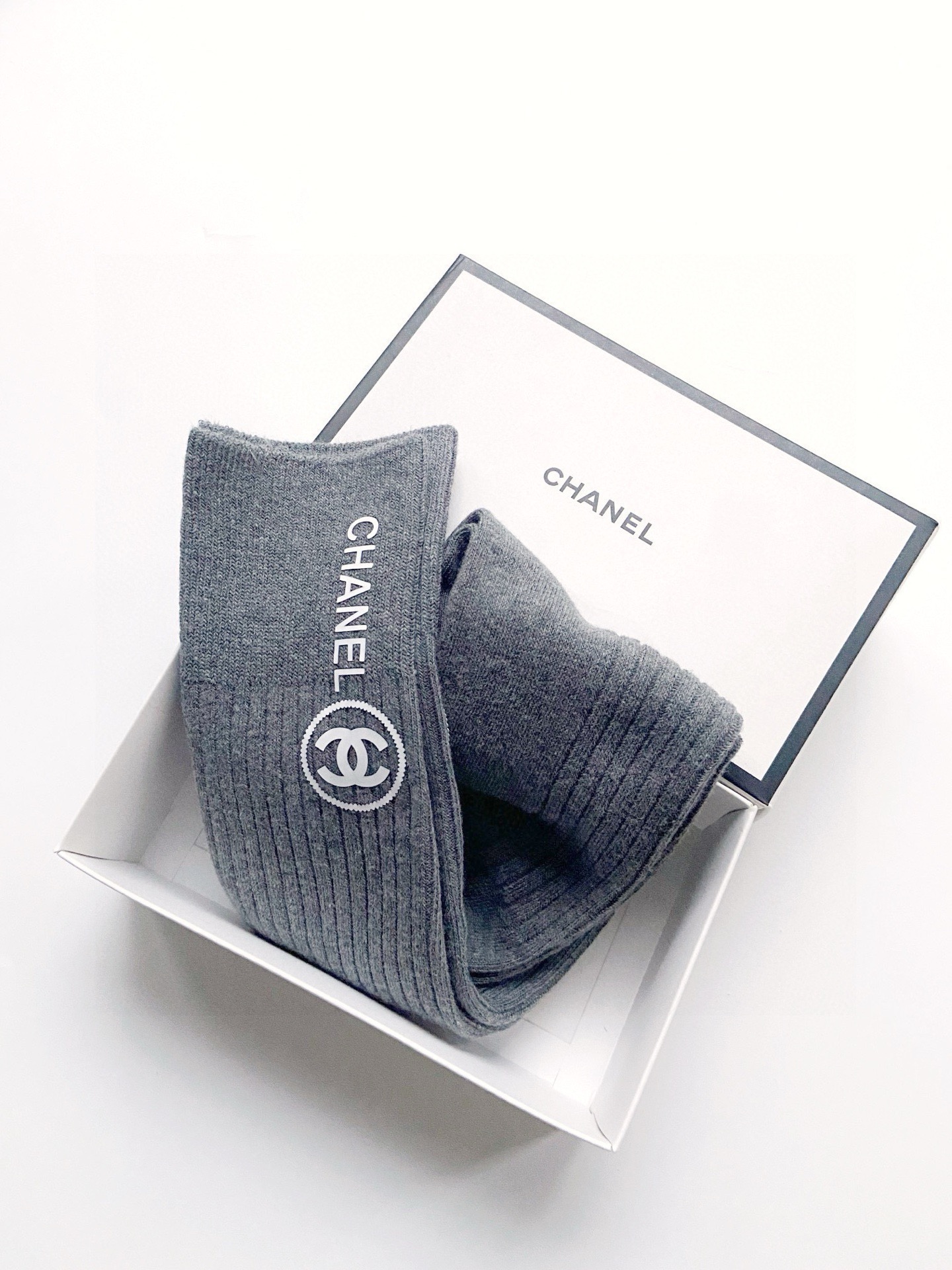 配包装🌟【一盒一双】🌟Chanel 香奈儿 经典双C字母logo纯棉长筒袜 小腿袜🌟ins爆款！专柜在售
