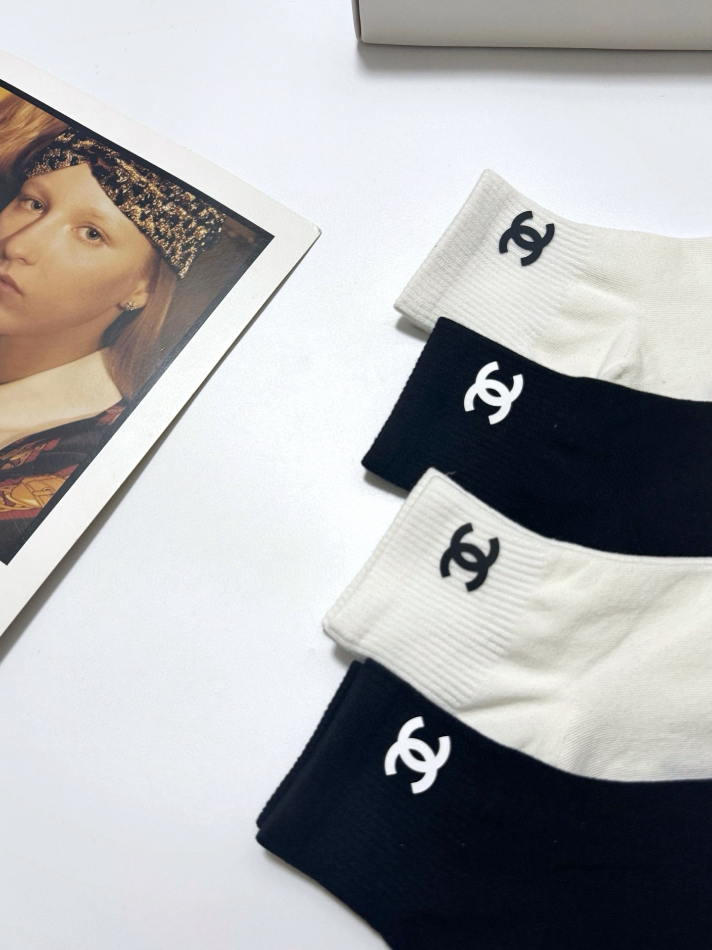 配包装🌟【一盒4双】🌟Chanel 香奈儿 经典字母logo 纯棉短筒袜 经典纯色短袜🌟ins爆款！专柜