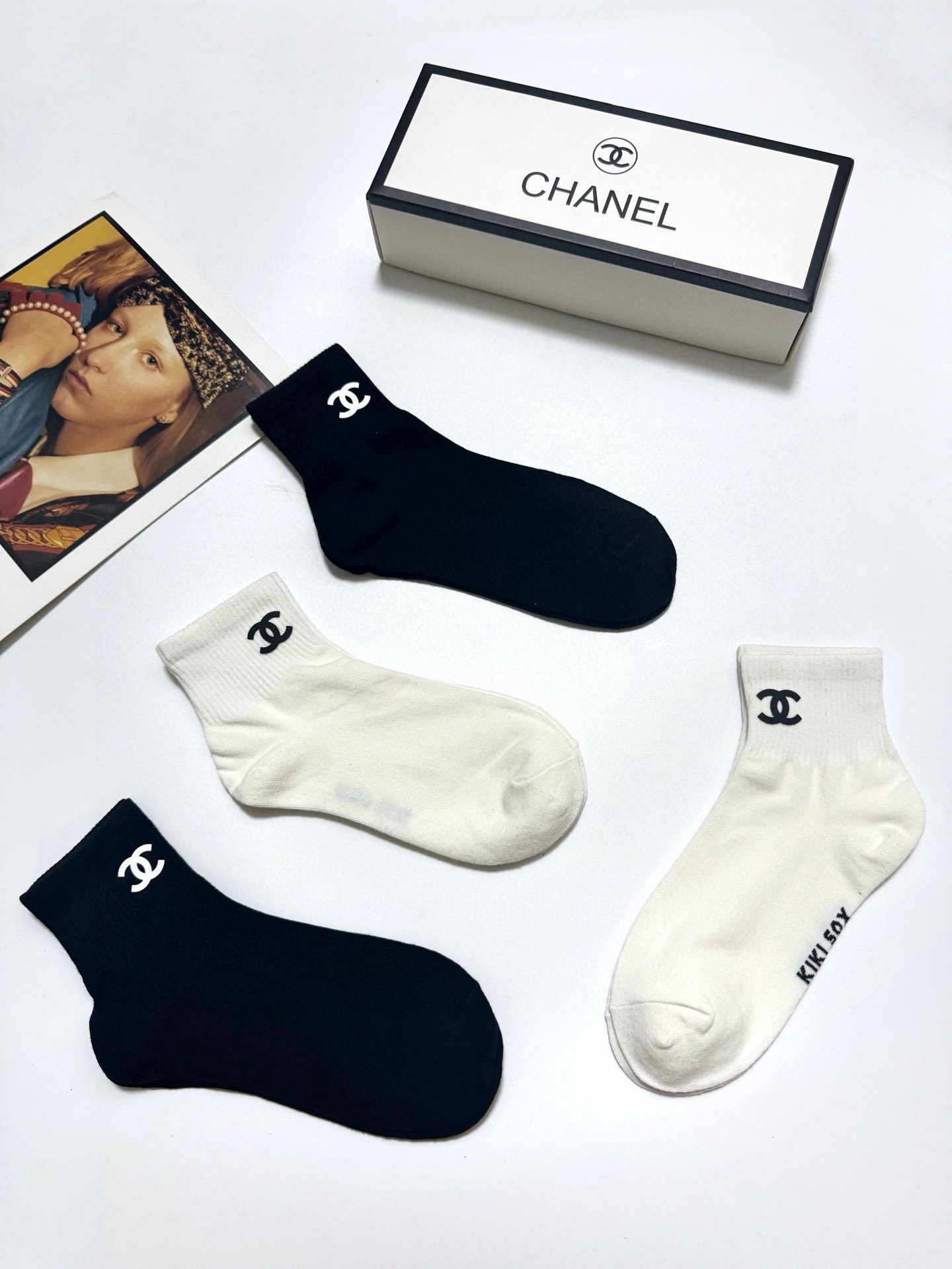 配包装🌟【一盒4双】🌟Chanel 香奈儿 经典字母logo 纯棉短筒袜 经典纯色短袜🌟ins爆款！专柜