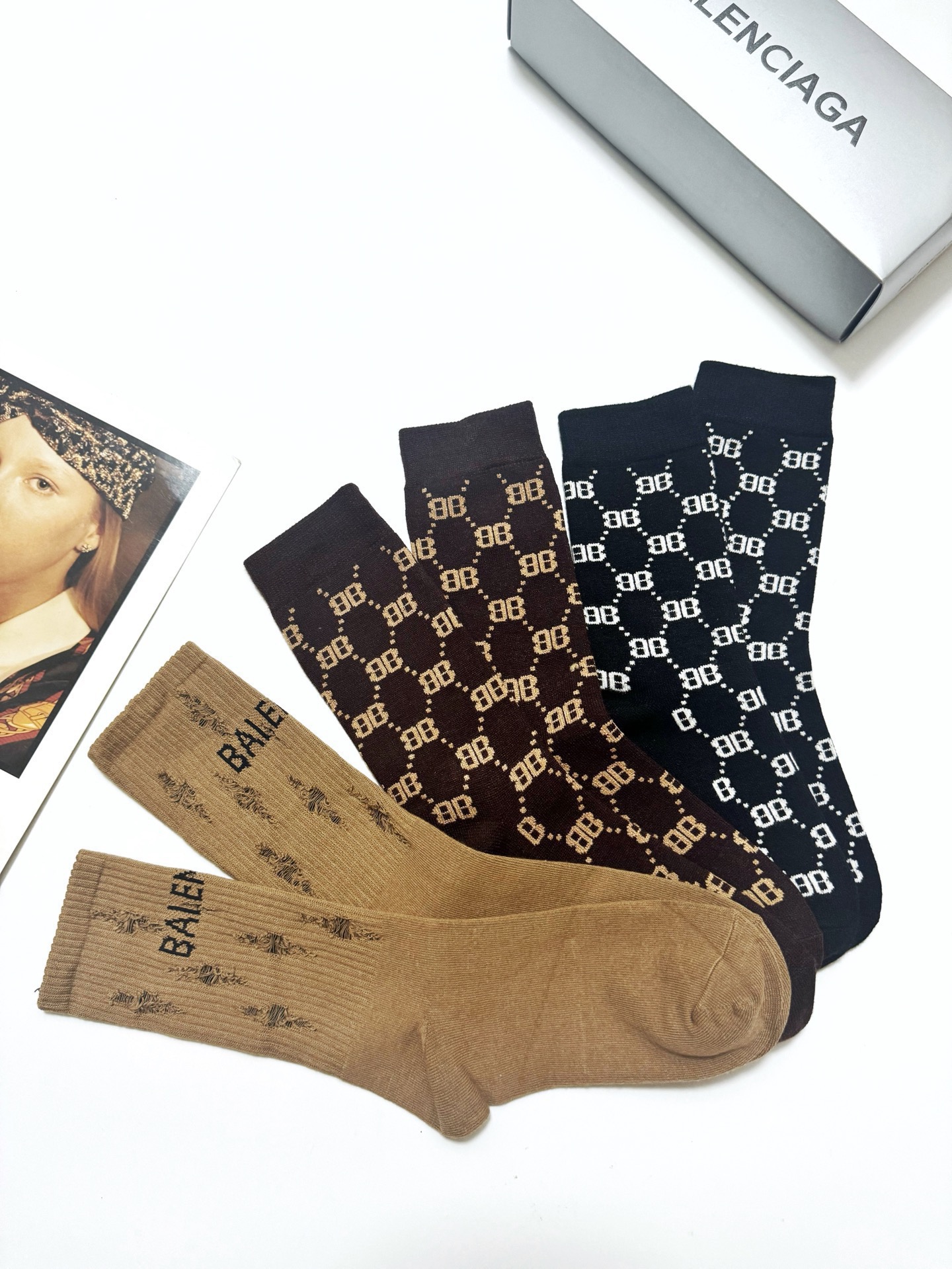 配包装🌟【一盒3双】🌟巴黎世家 balenciaga 经典字母logo 纯棉/羊绒混纺 中筒袜 🌟ins
