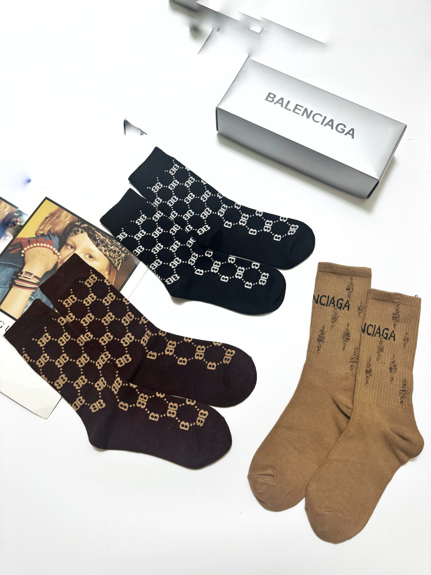 配包装🌟【一盒3双】🌟巴黎世家 balenciaga 经典字母logo 纯棉/羊绒混纺 中筒袜 🌟ins