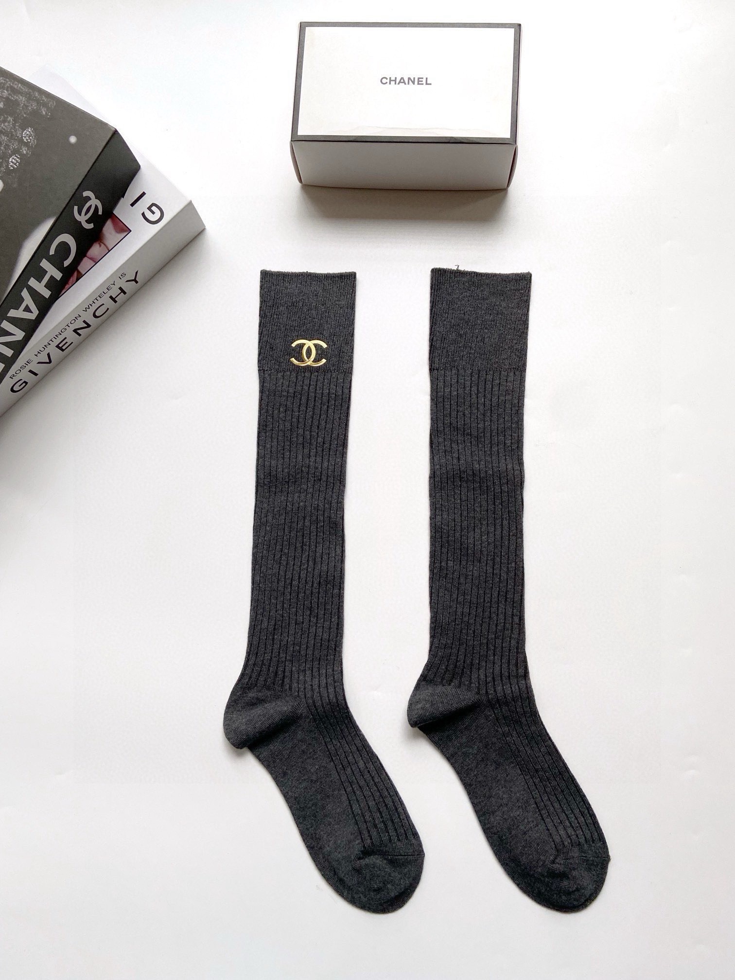 爆款回货 配包装🌟【一盒一双】🌟Chanel 香奈儿 经典双C字母logo纯棉长筒袜 小腿袜🌟ins爆款