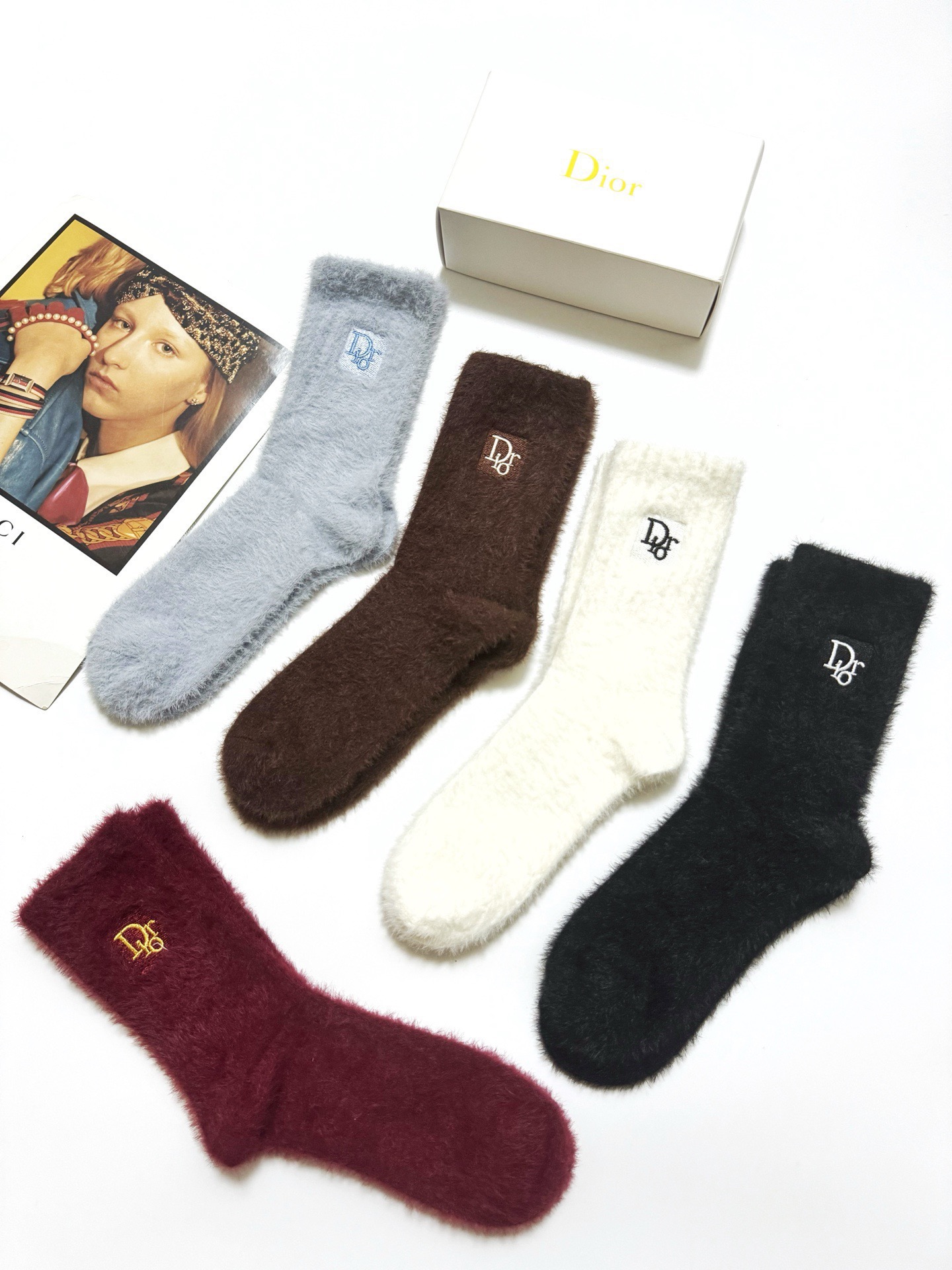 配包装🌟【一盒5 双】🌟Dior 迪奥 欧美大牌 经典字母 logo 水貂绒中筒袜 ！超级软糯亲肤！🌟i