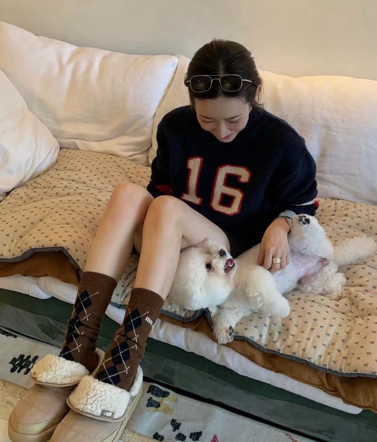 配包装🌟【一盒一 双】 🌟缪缪 miumiu 经典字母logo纯棉袜 小腿堆堆袜，ins超火爆红人同款，