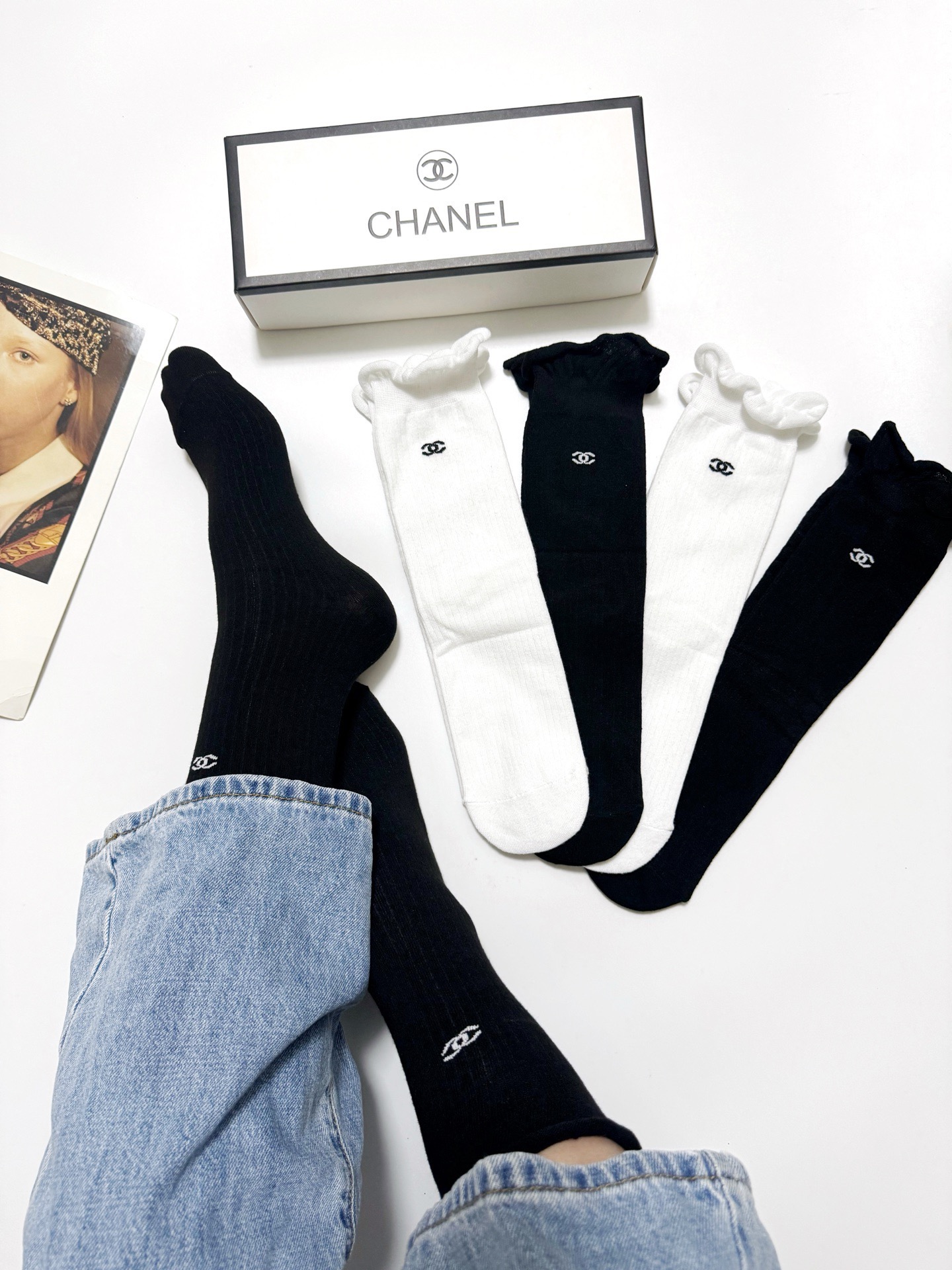 配包装🌟【一盒5双】🌟Chanel 香奈儿 经典字母logo 透气纯棉中筒直板袜 ，ins超火爆红人同款