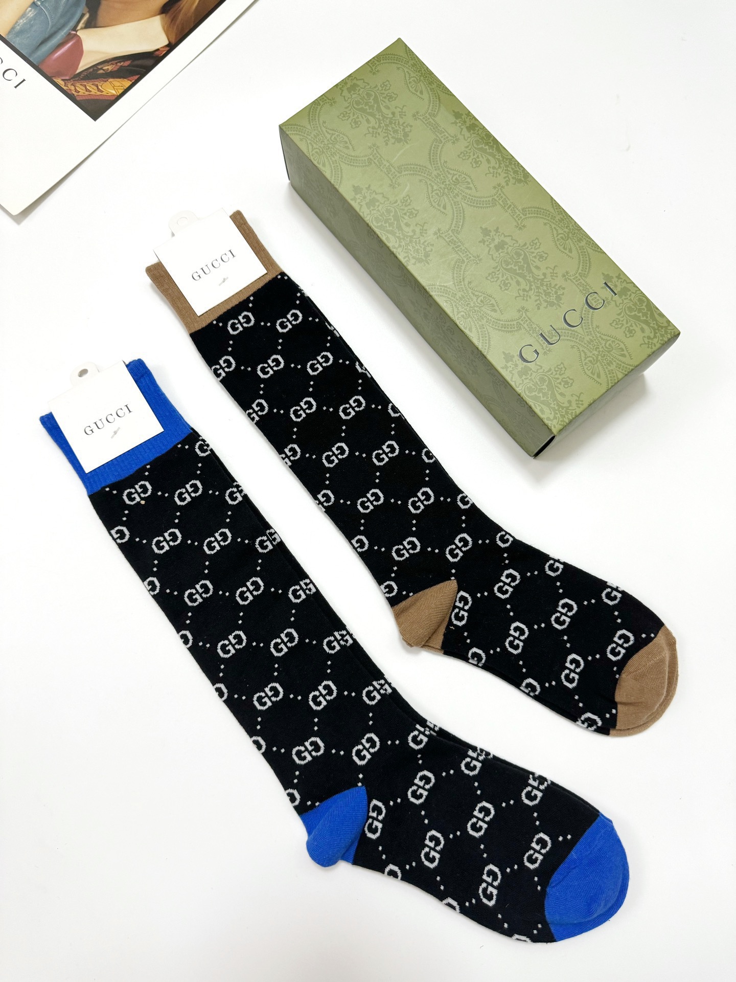 配包装🌟【一盒2 双】🌟Gucci 古奇 爆款双G字母 长筒袜 小腿袜🔥纯棉混纺材质，超完美配色，款式经