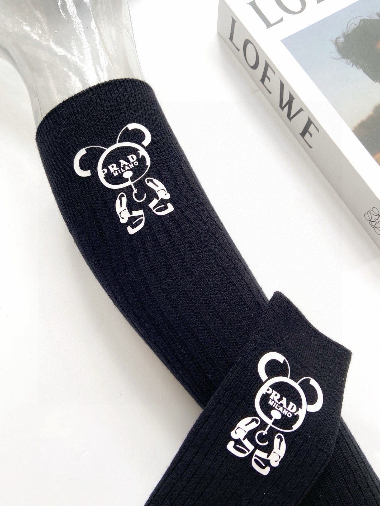 配包装🌟【一盒一双】🌟 Prada 普拉达 爆款经典字母 长筒袜 小腿袜🔥双针针织材质，超完美结合，款式