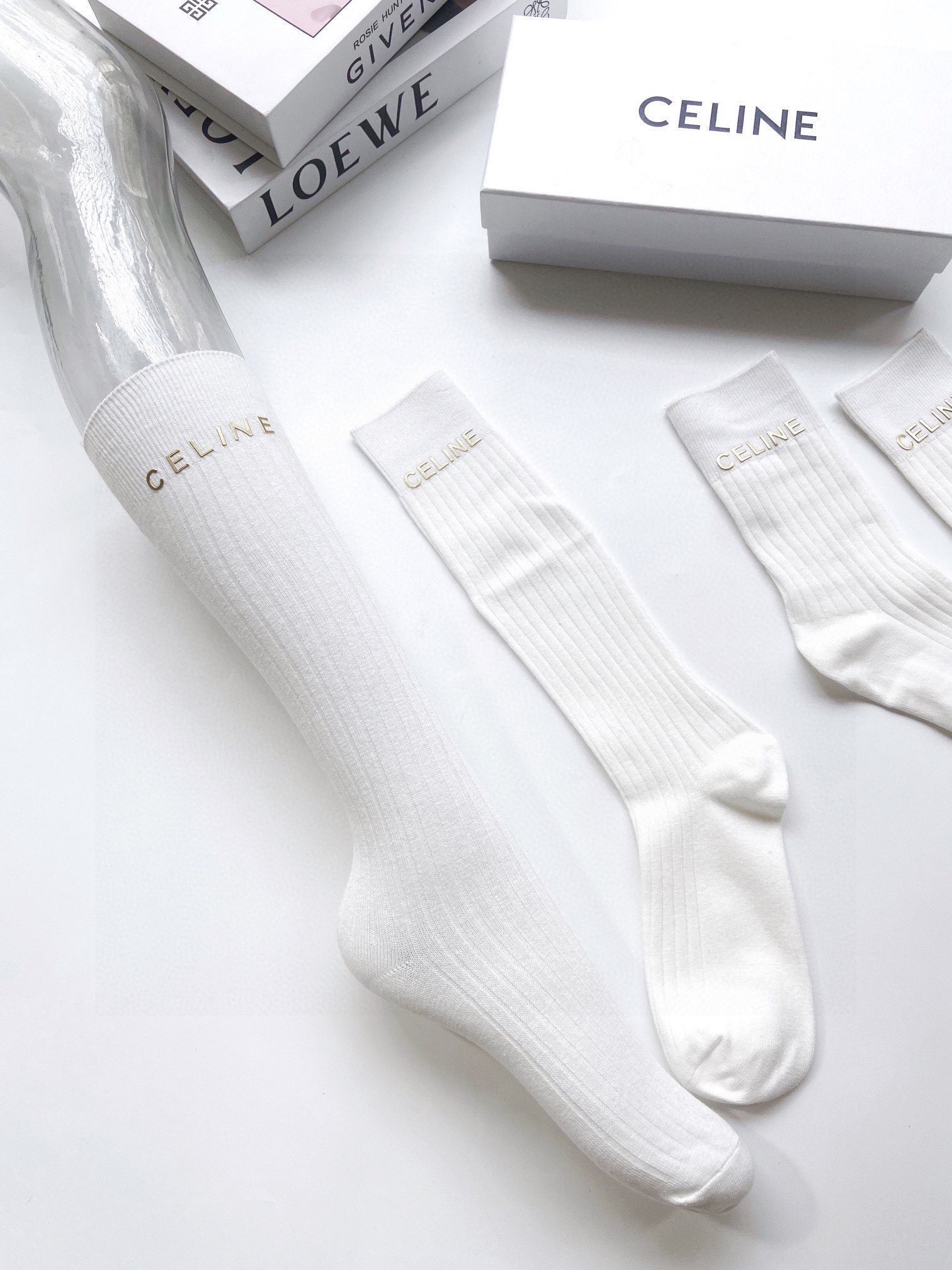 配包装🌟【一盒2 双】🌟Celine 赛琳 经典字母logo 纯棉中筒袜 小腿袜 🌟ins爆款！专柜在售