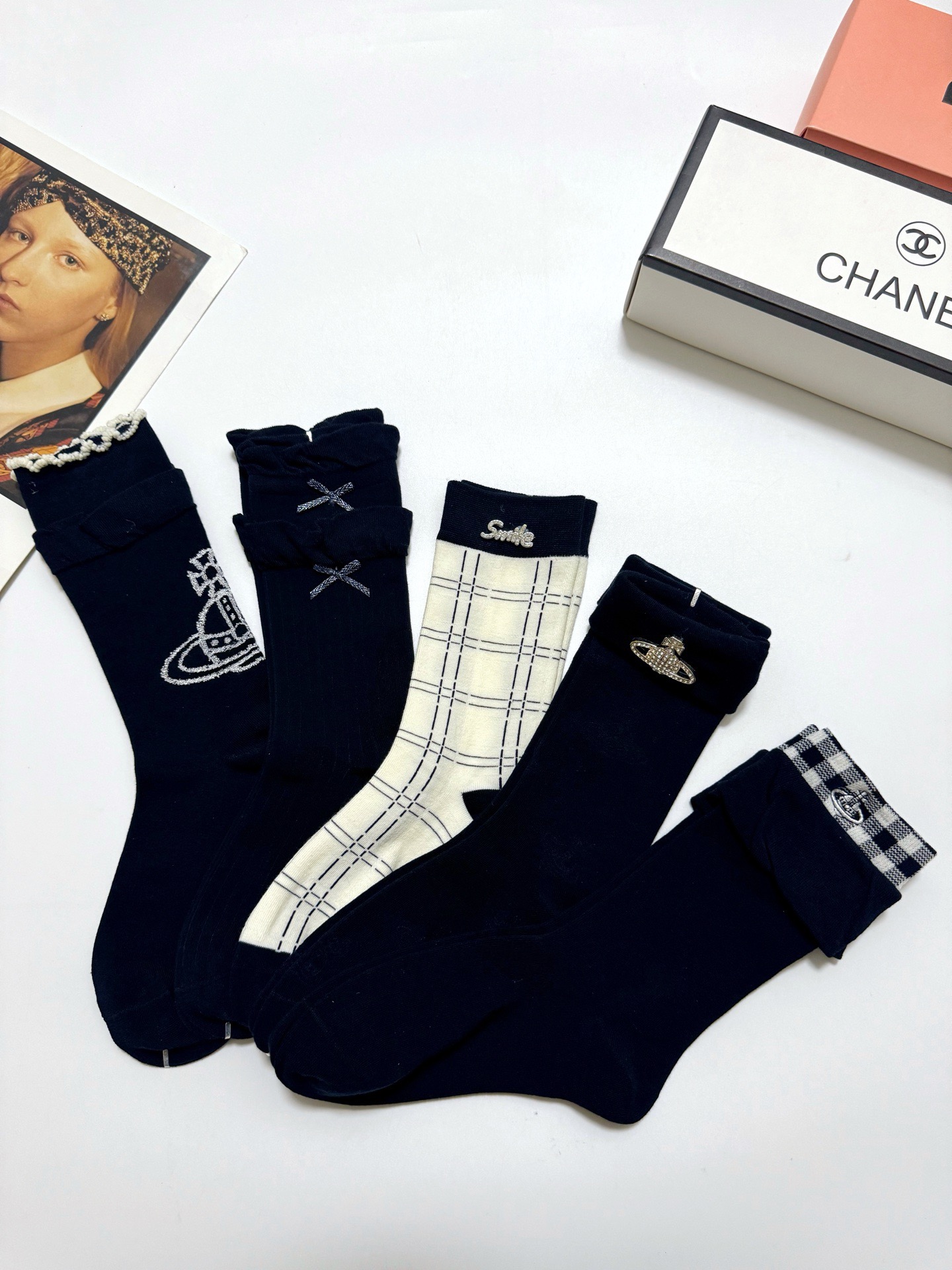 配包装🌟【一盒5 双】 🌟 Vivienne Westwood，西太后经典logo 纯棉中筒袜 ，纯棉面