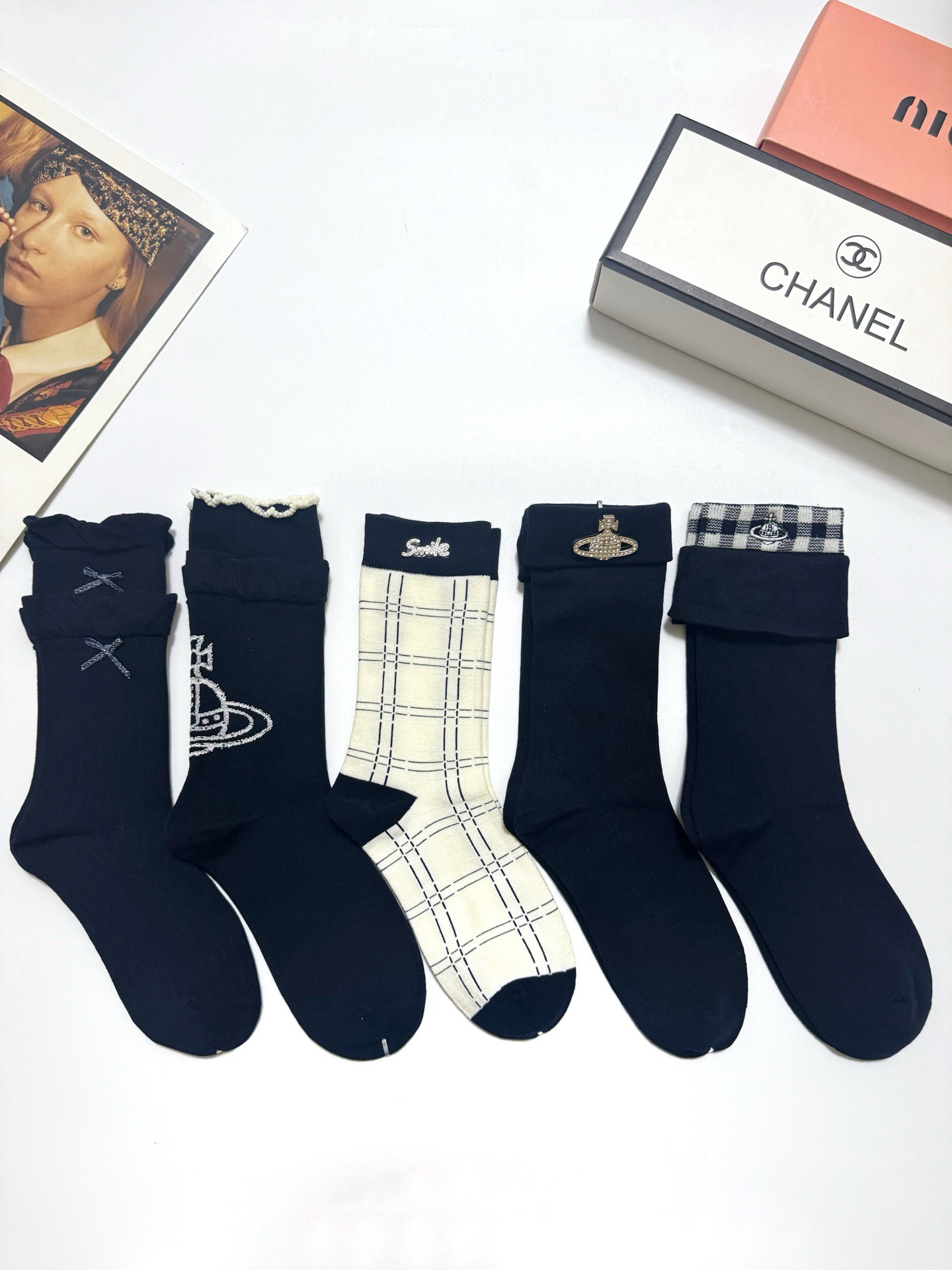 配包装🌟【一盒5 双】 🌟 Vivienne Westwood，西太后经典logo 纯棉中筒袜 ，纯棉面