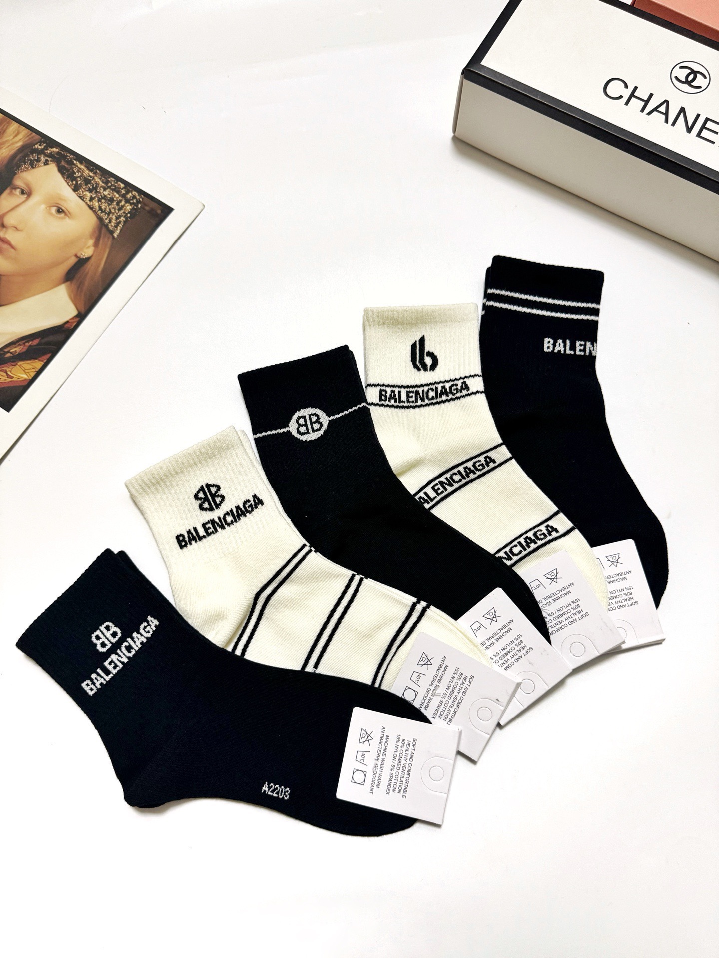 配包装🌟【一盒5双】🌟巴黎世家 balenciaga 经典字母logo纯棉 中筒袜 🌟ins爆款！专柜在