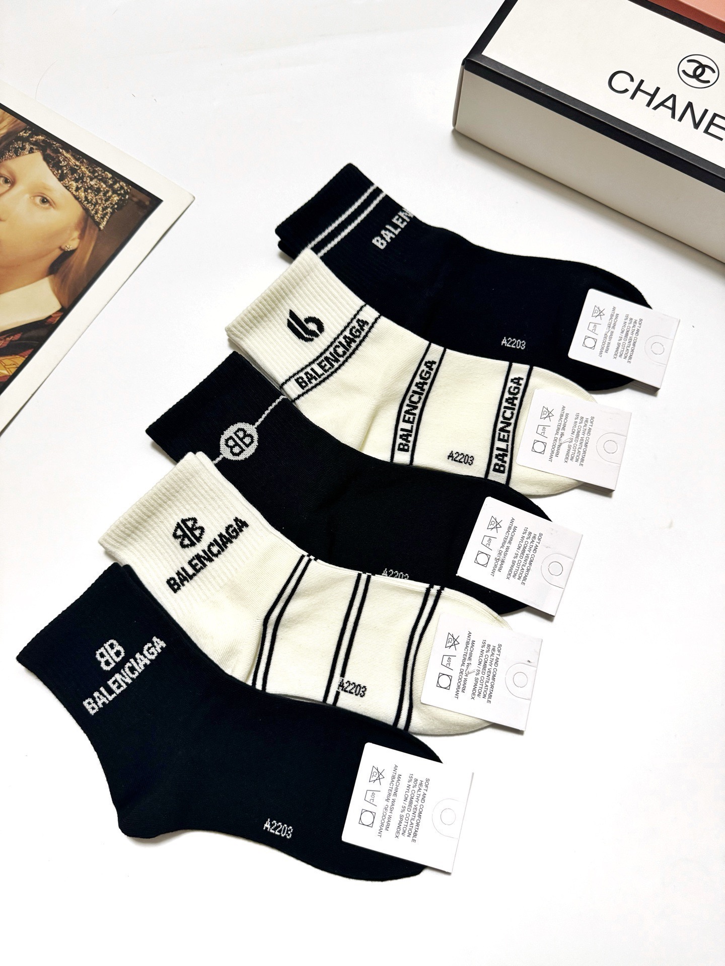 配包装🌟【一盒5双】🌟巴黎世家 balenciaga 经典字母logo纯棉 中筒袜 🌟ins爆款！专柜在