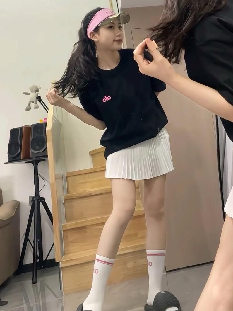 配包装🌟【一盒3双】 🌟 alo 经典字母logo 纯棉中筒袜 ，ins超火爆小腿短袜，纯棉面料，潮人必