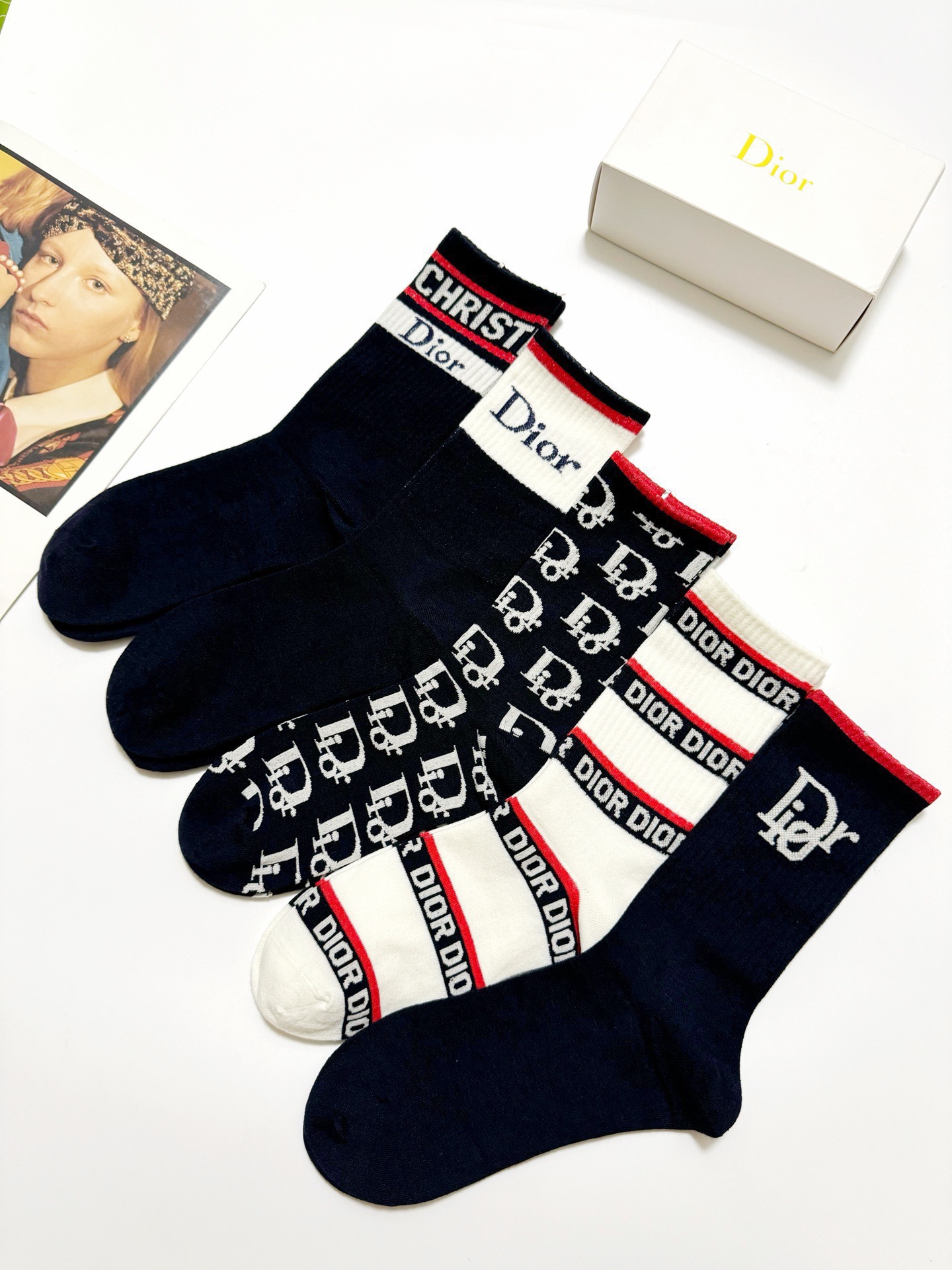 配包装🌟【一盒5 双】（宝蓝色系） 🌟Dior 迪奥 经典字母logo 纯棉中筒袜 ，ins超火爆空调袜