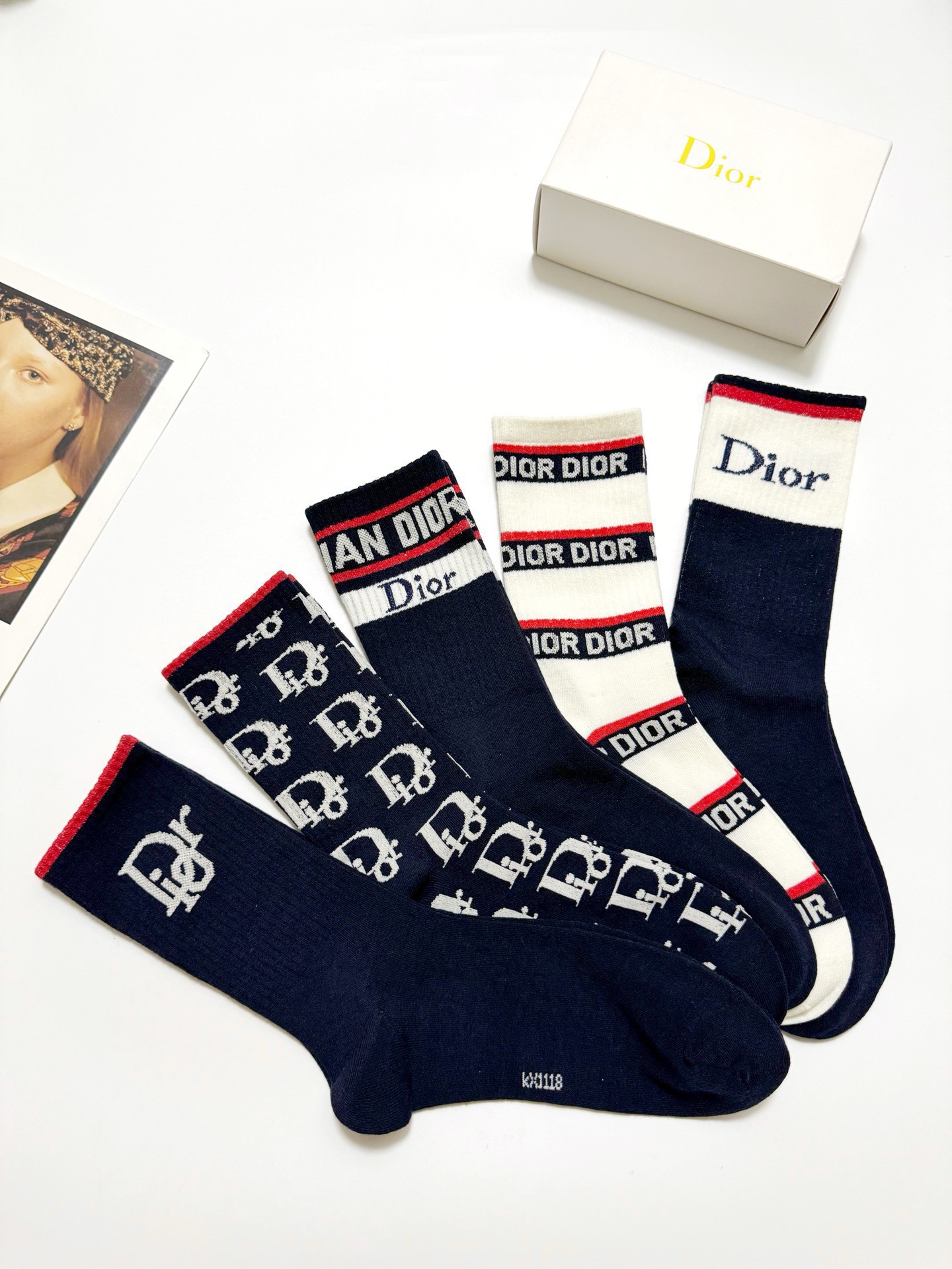 配包装🌟【一盒5 双】（宝蓝色系） 🌟Dior 迪奥 经典字母logo 纯棉中筒袜 ，ins超火爆空调袜