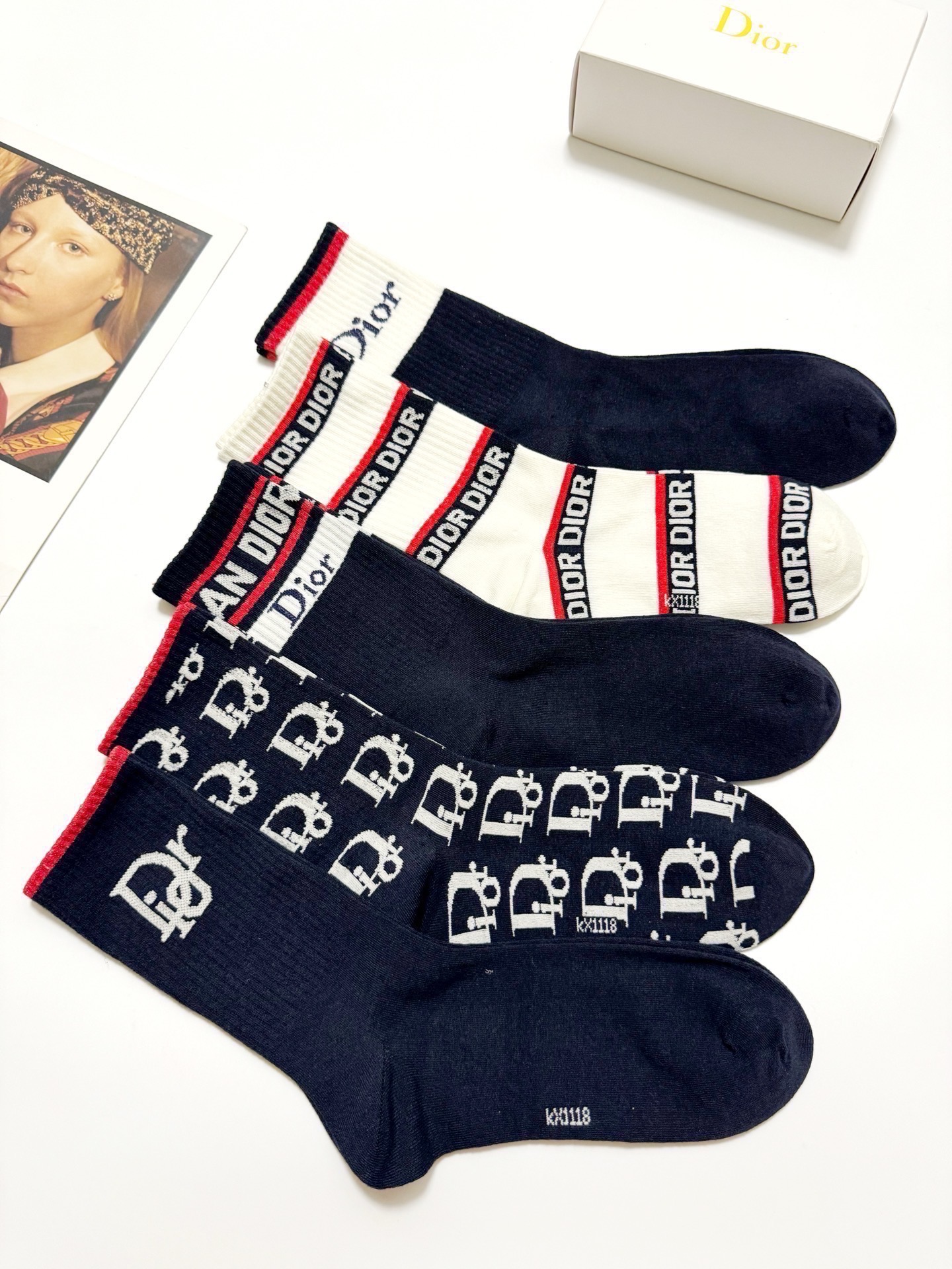 配包装🌟【一盒5 双】（宝蓝色系） 🌟Dior 迪奥 经典字母logo 纯棉中筒袜 ，ins超火爆空调袜