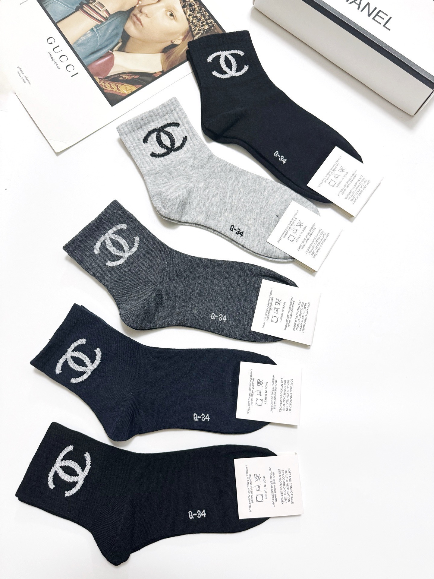 配包装🌟【一盒5 双】🌟Chanel 香奈儿 经典字母 logo短袜 ！纯棉面料软糯亲肤！🌟ins爆款！