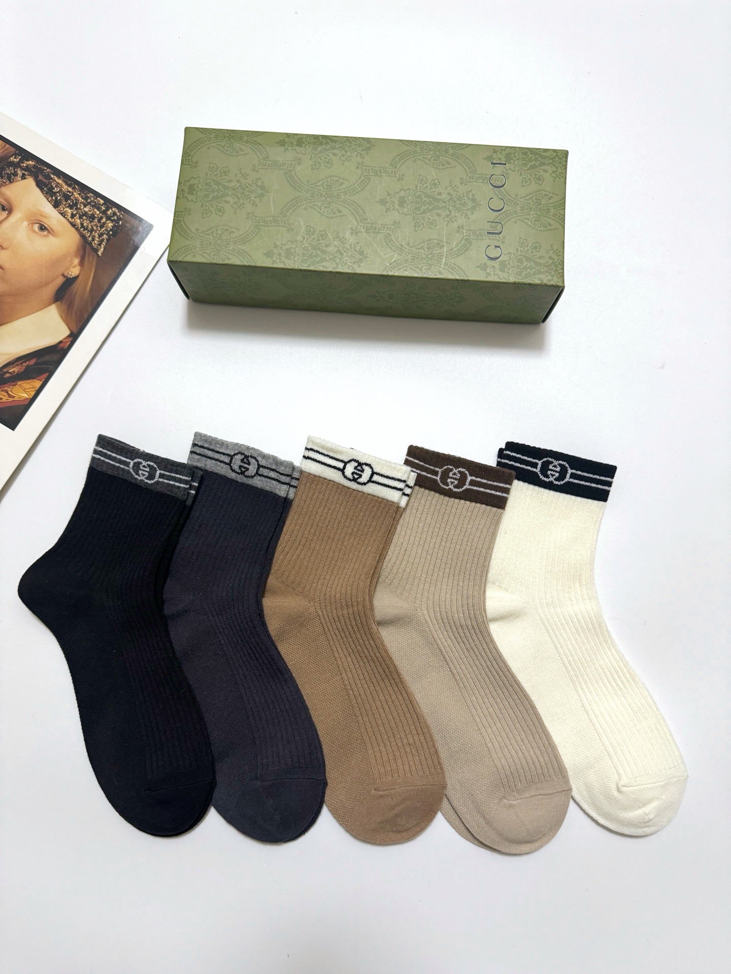 配包装🌟【一盒5 双】 🌟Gucci 古琦 经典字母logo 纯棉短筒袜 ，ins超火爆短袜，纯棉面料，