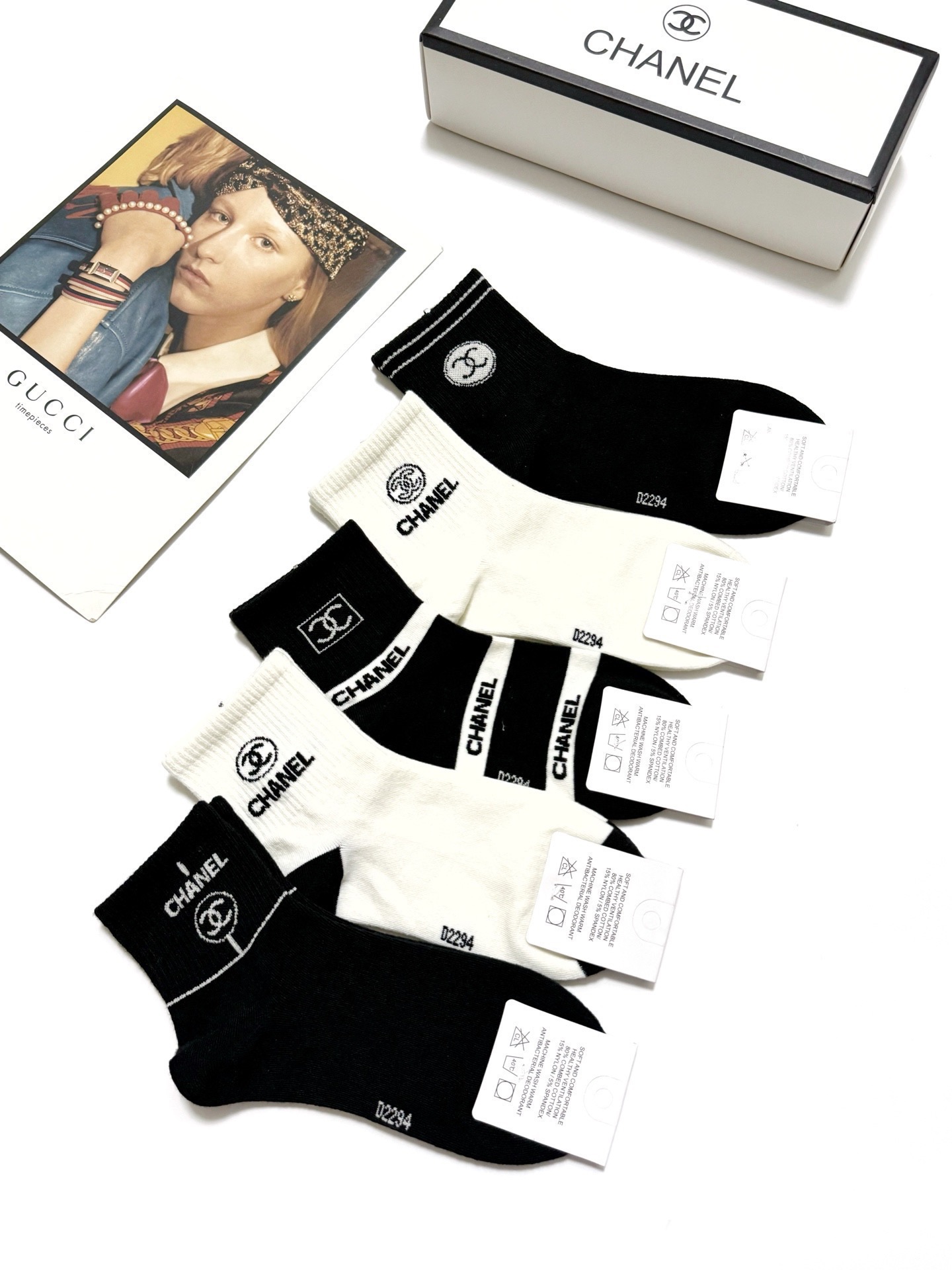 配包装🌟【一盒5 双】 🌟Chanel 香奈儿 经典字母logo 羊绒混纺 中筒袜 ，ins超火爆配色 