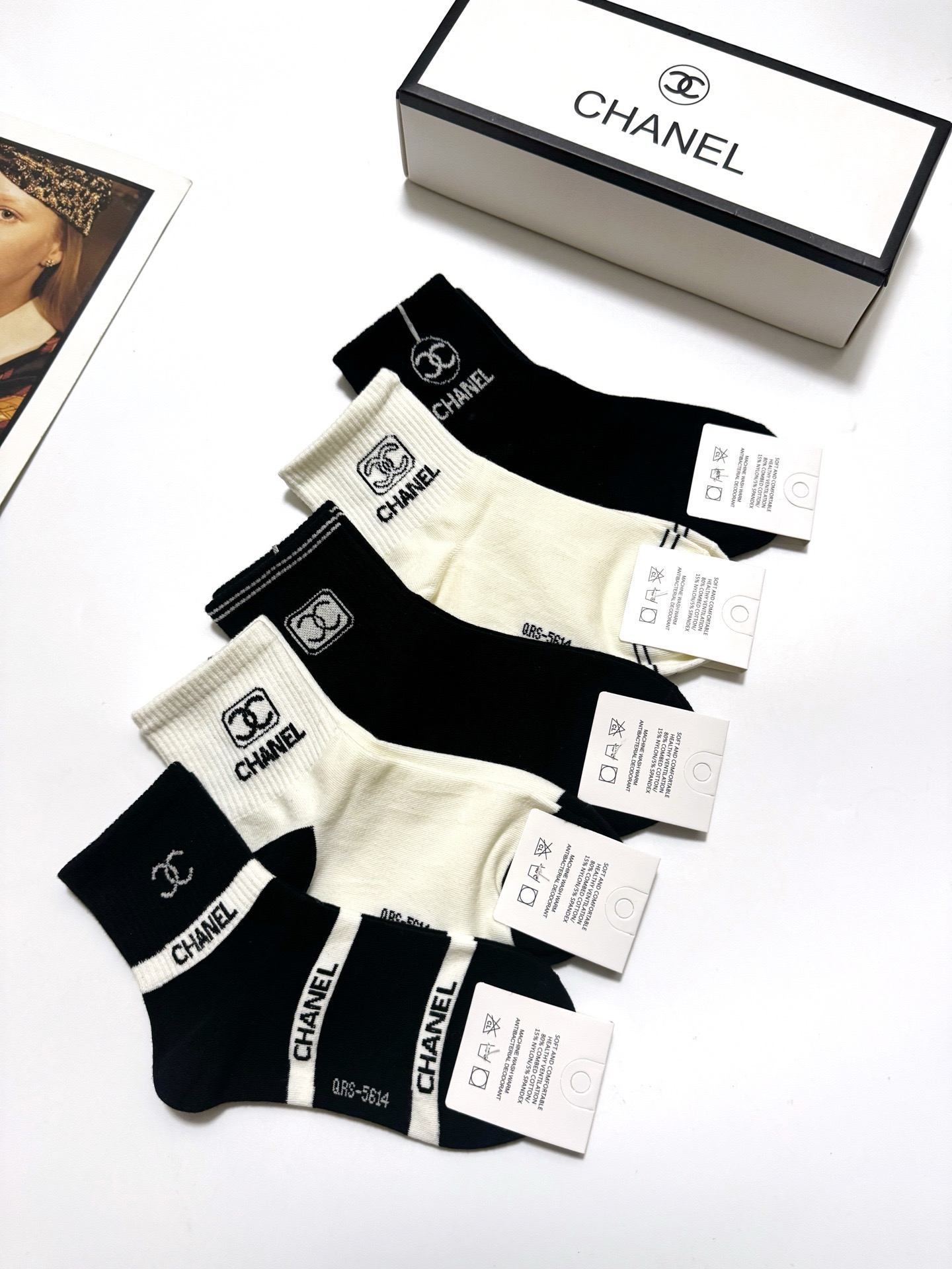 配包装🌟【一盒5 双】🌟Chanel 香奈儿 经典字母 logo短袜 ！纯棉面料软糯亲肤！🌟ins爆款！