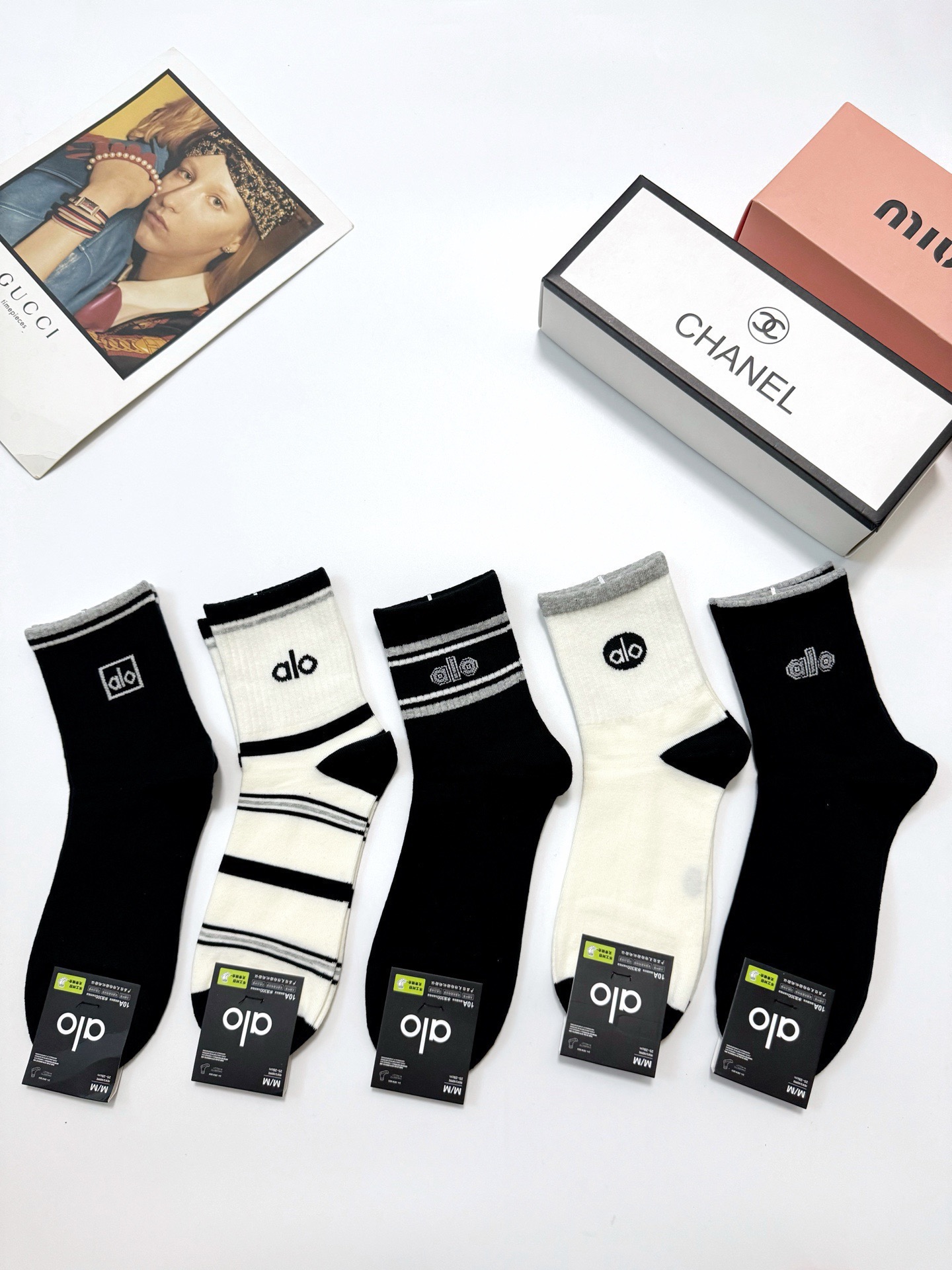 NO:618566,Comes with packaging [5 pairs in a box] alo classic letter logo pure cotton mid-calf socks, ins super popular calf socks, pure cotton fabric, a must-have for fashionistas, classic color matching, personalized, fashionable and versatile, you deserve it Socks, stockings, socks, socks19860909配包装【一盒5 双】  alo 经典字母logo 纯棉中筒袜,ins超火爆小腿短袜,纯棉面料,潮人必备 ,经典配色 个性时尚百搭款,你值得拥有哦袜子,丝袜,袜子,socks,accessory