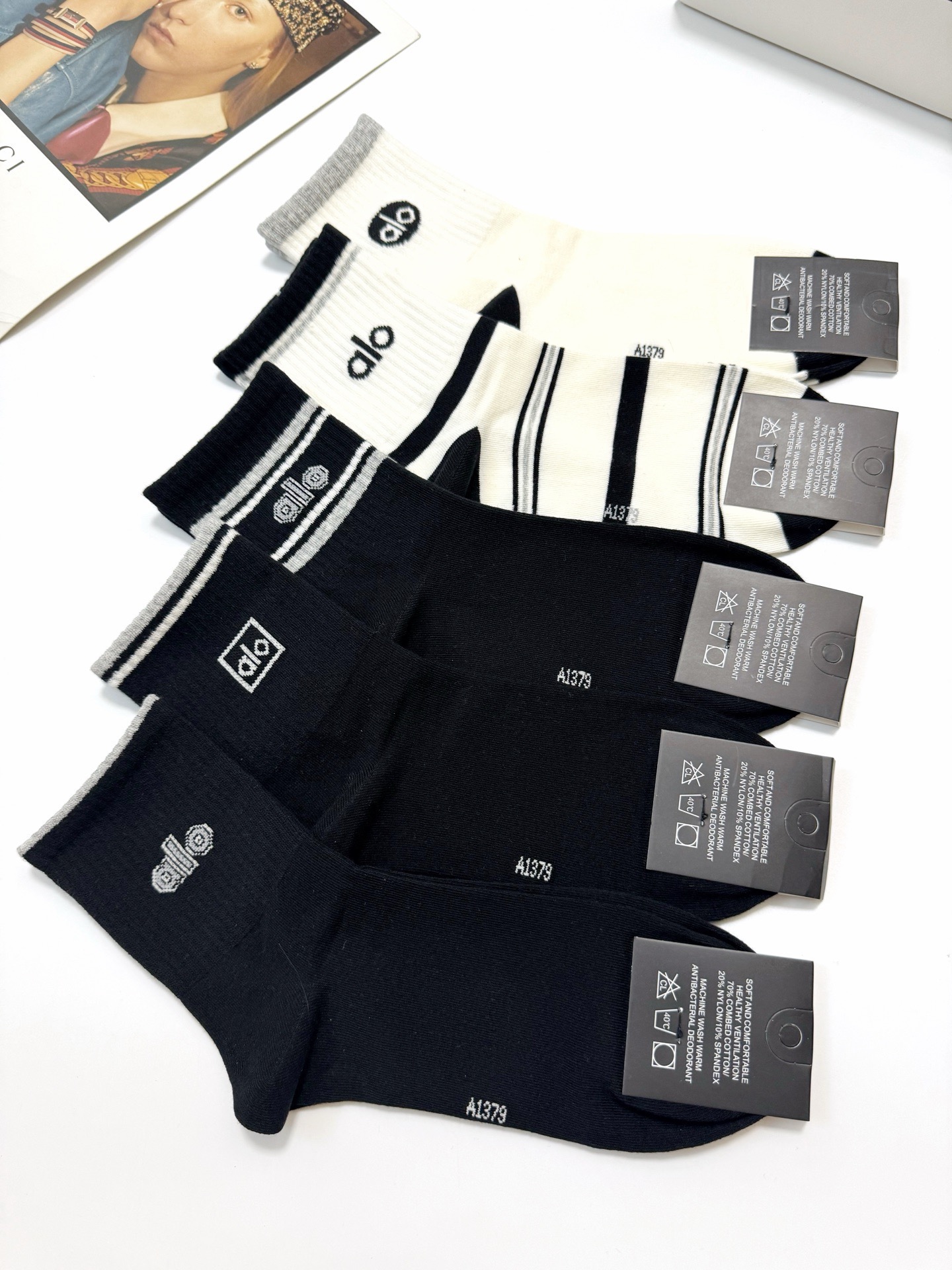 配包装🌟【一盒5 双】 🌟 alo 经典字母logo 纯棉中筒袜 ，ins超火爆小腿短袜，纯棉面料，潮人