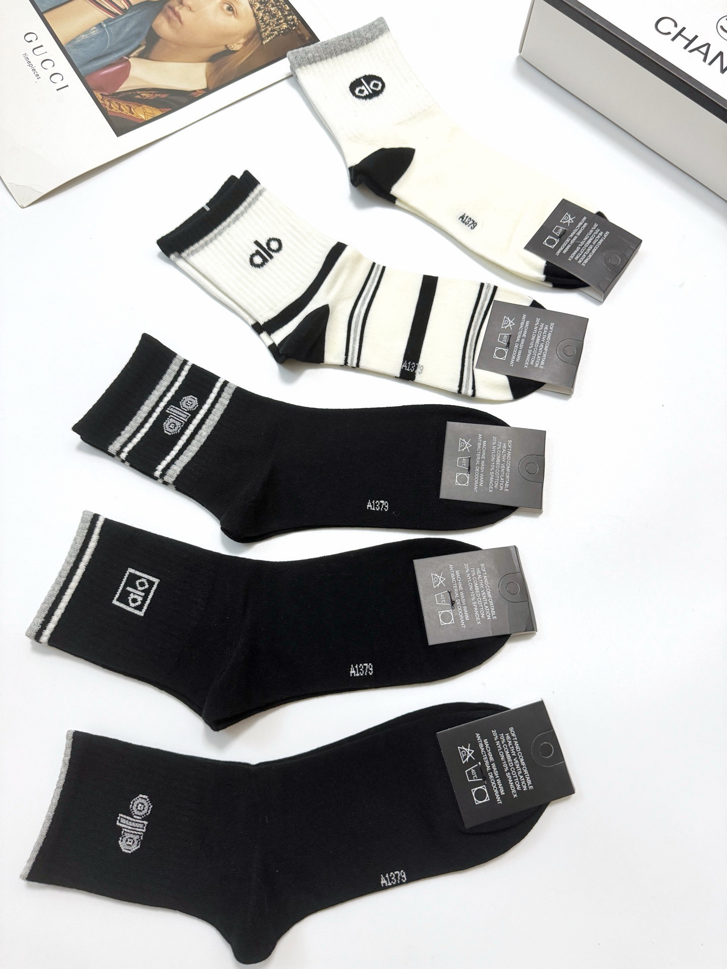 配包装🌟【一盒5 双】 🌟 alo 经典字母logo 纯棉中筒袜 ，ins超火爆小腿短袜，纯棉面料，潮人