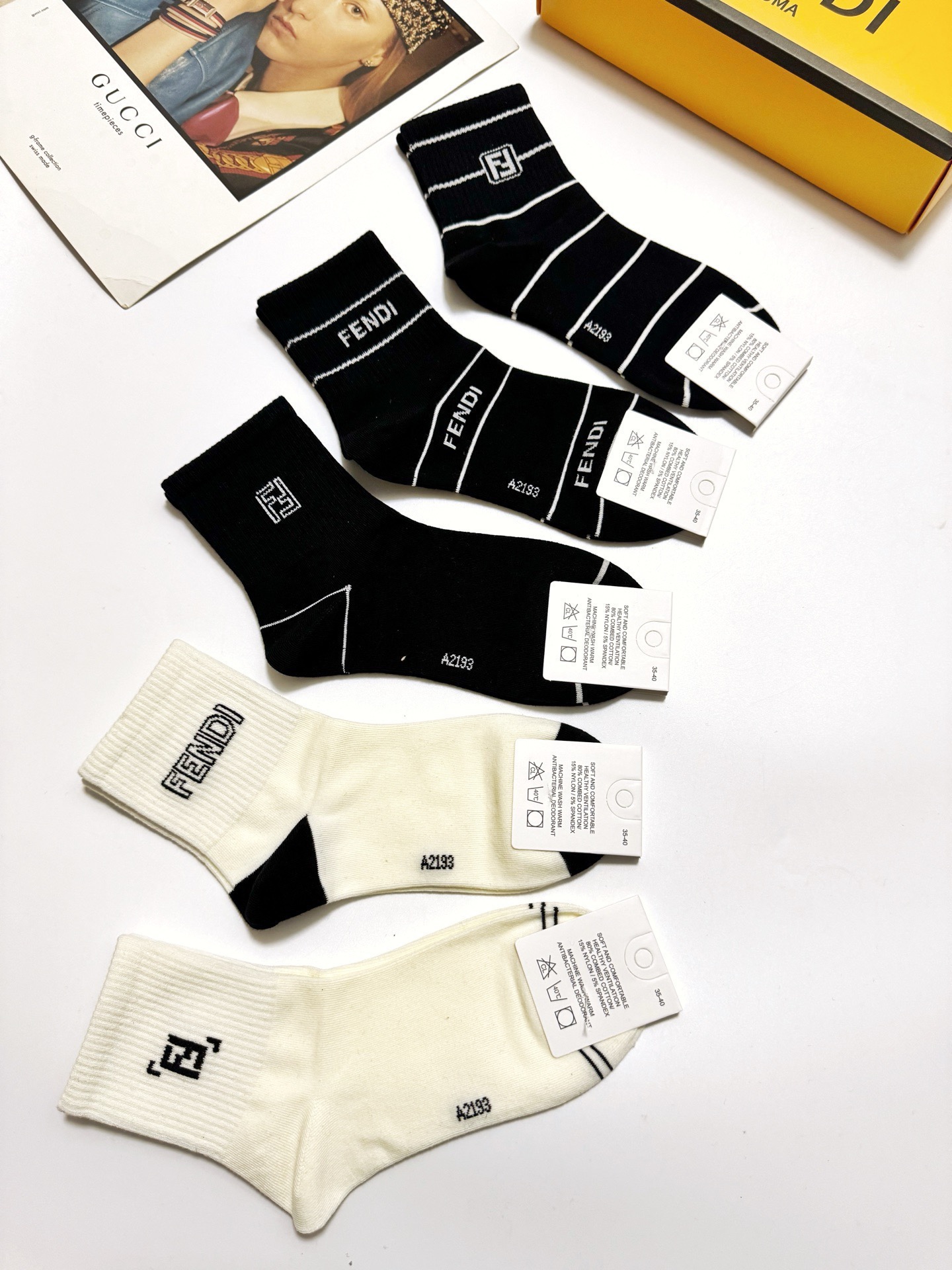 配包装🌟【一盒5 双】 🌟芬迪FENDI 经典字母logo 纯棉中筒袜 ，ins超火爆短袜，纯棉面料，潮