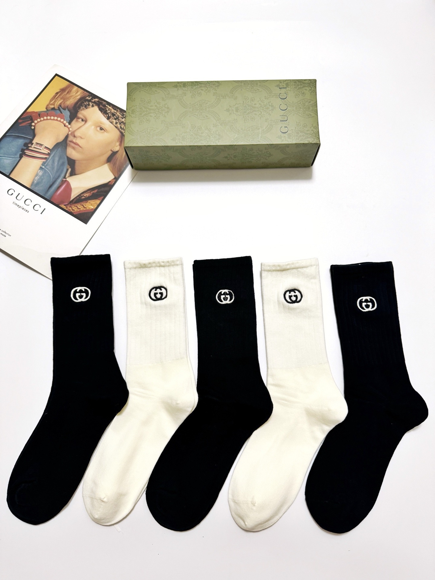 配包装🌟【一盒5 双】 🌟古琦 Gucci 经典刺绣字母logo 纯棉中筒袜 ，ins超火爆小腿袜，纯棉