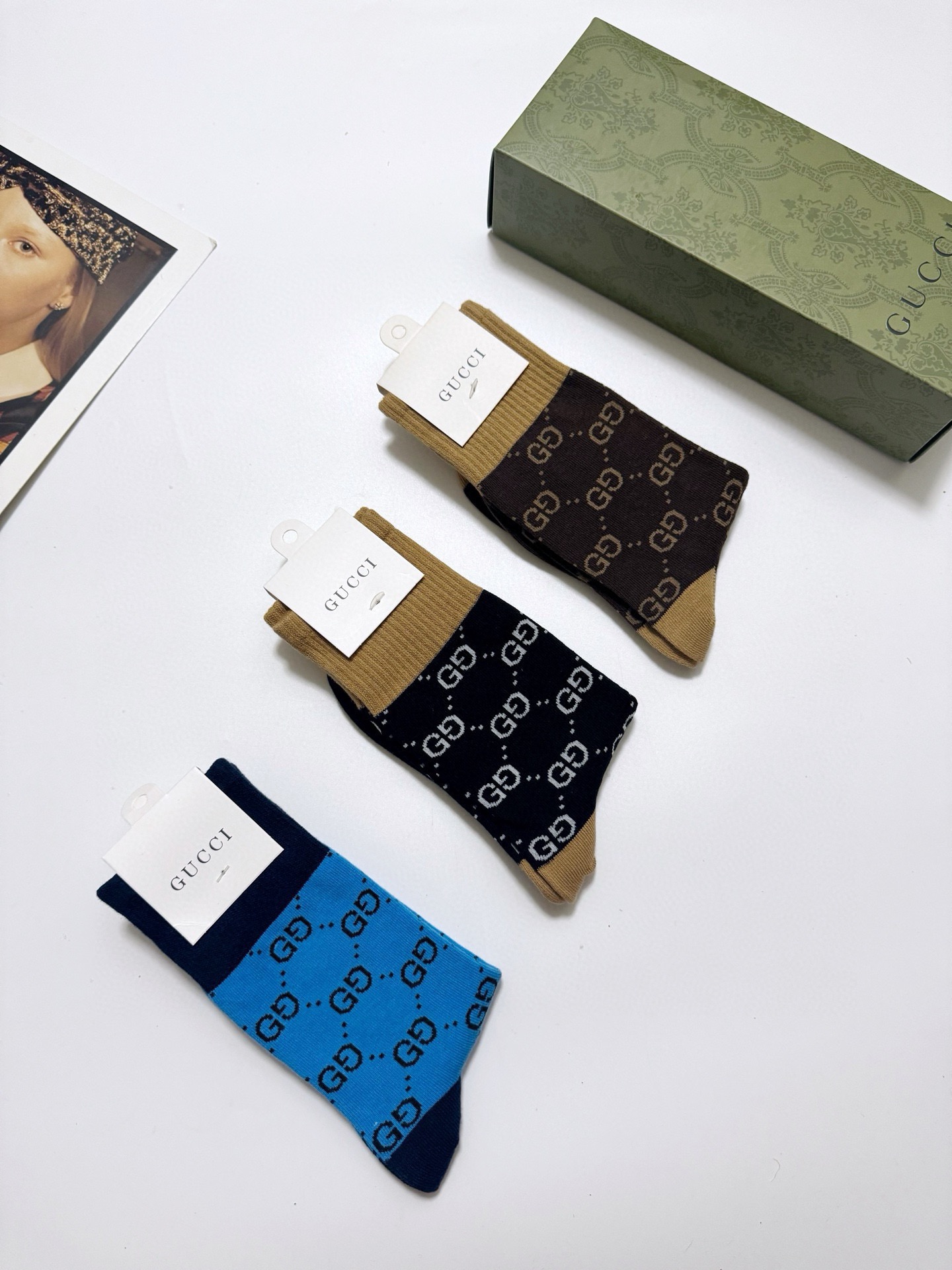 配包装🌟【一盒3双】🌟Gucci 古琦 经典字母 logo 纯棉 中筒袜 ！超级软糯亲肤！🌟ins爆款！