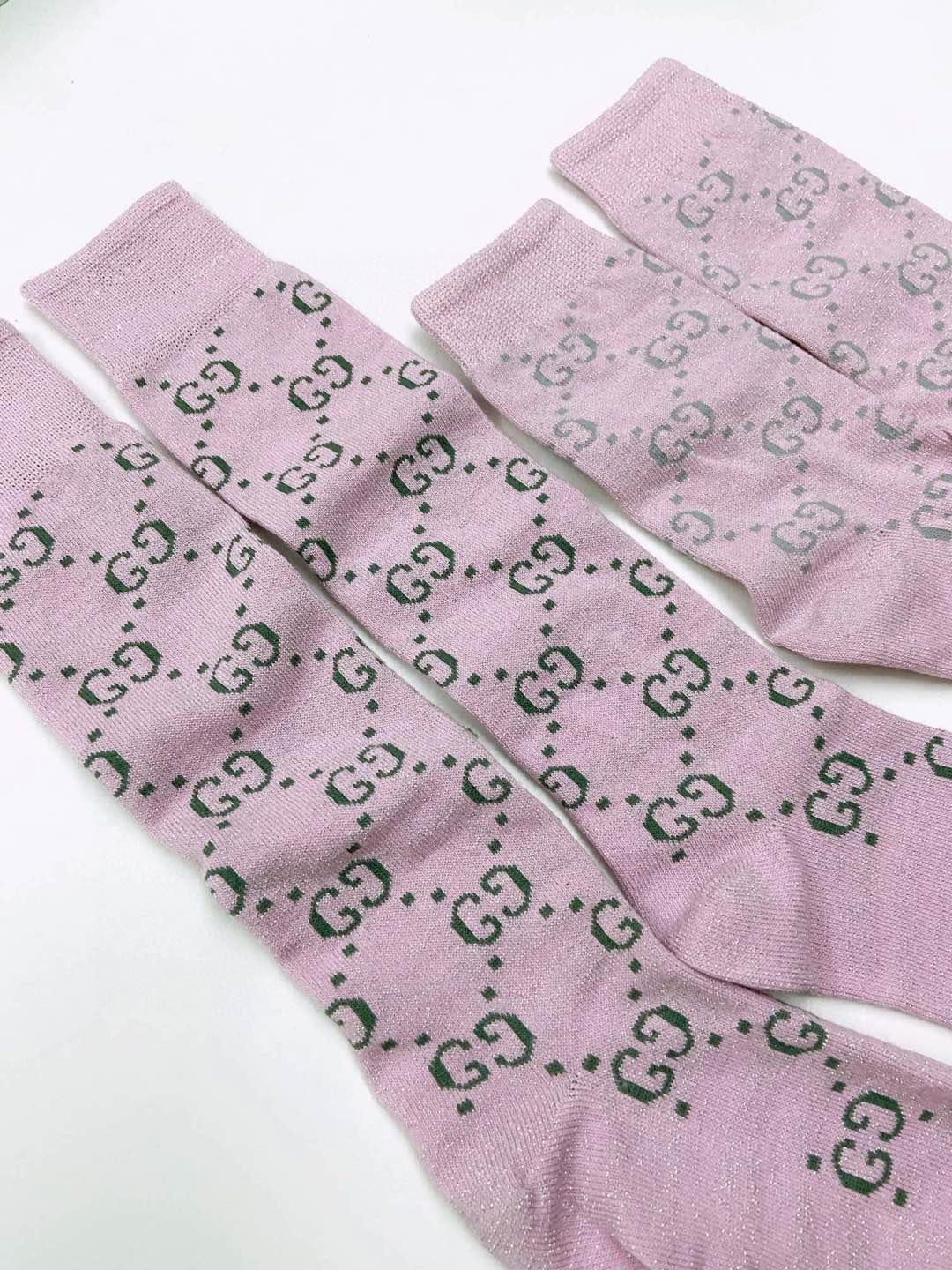 配包装🌟【一盒2 双】🌟Gucci 古奇 爆款金银丝长筒袜 中筒袜，超级火爆小腿袜🔥双针针织混纺金银丝材