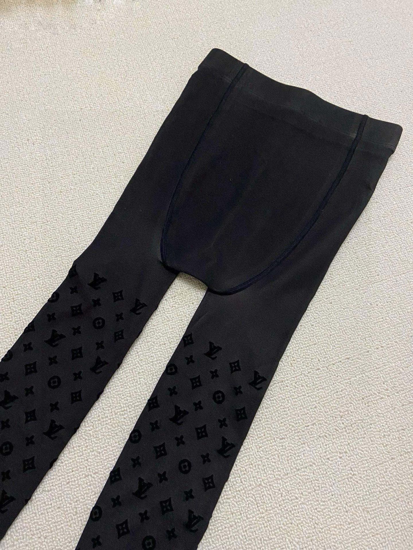 【加厚款】 配包装🌟【一盒一双】🌟LV 路易威登 ins爆款，秋冬加厚丝袜 ，水光黑丝透肤打底连裤袜🌟对