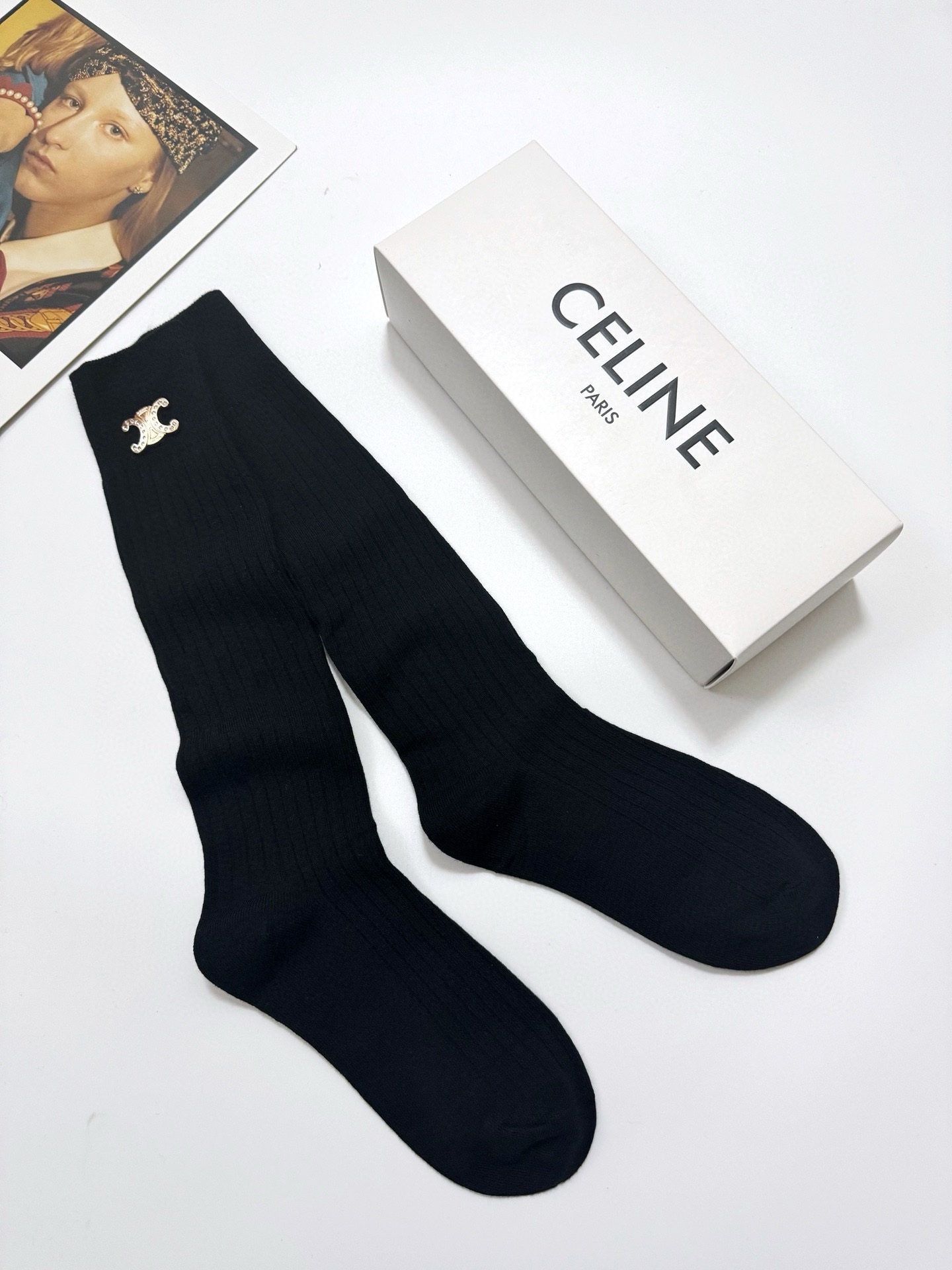 配包装🌟【一盒一双】🌟 Celine 赛琳 爆款经典字母 长筒袜 小腿袜🔥双针针织材质，搭配凯旋门五金 