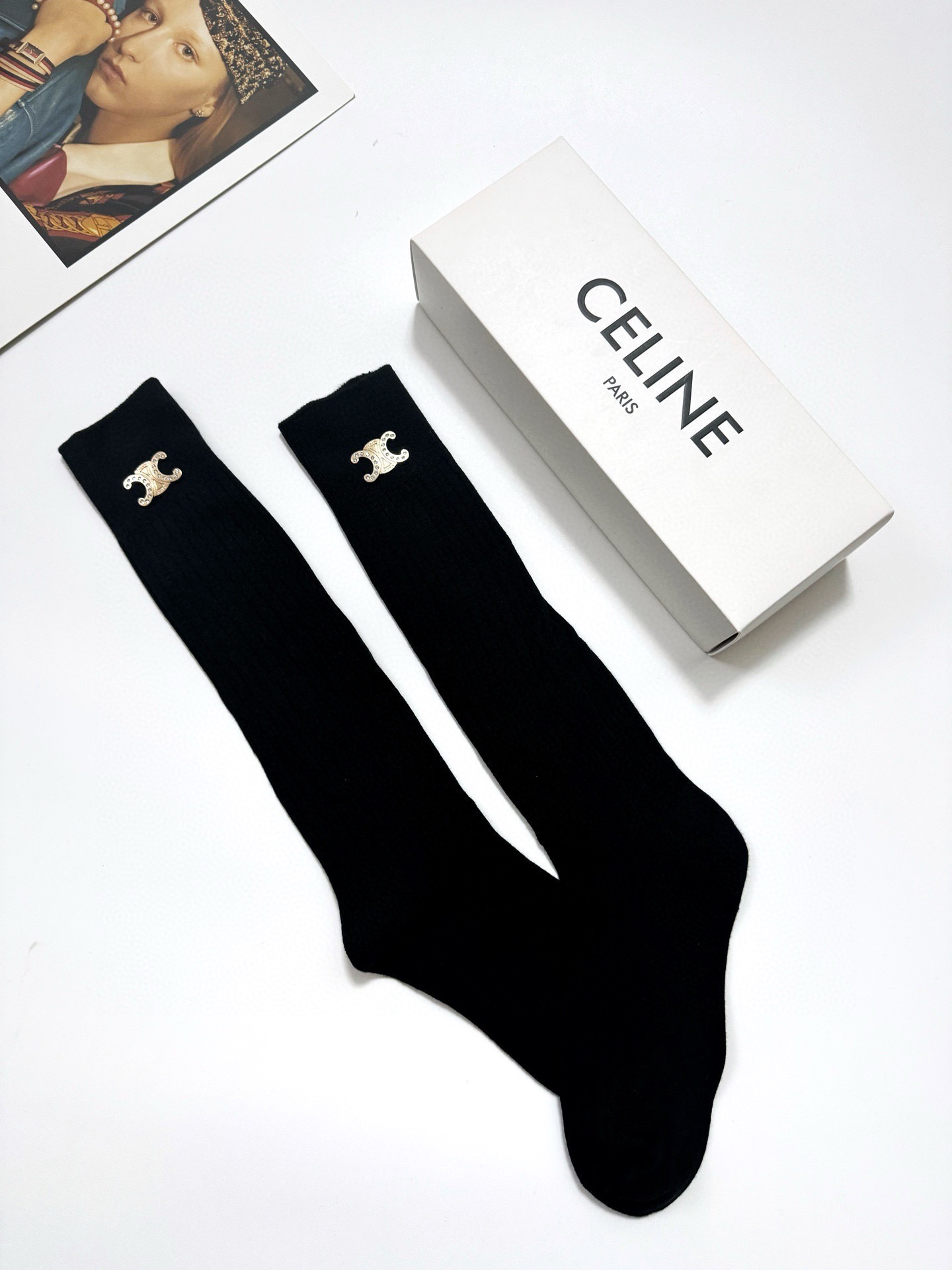 配包装🌟【一盒一双】🌟 Celine 赛琳 爆款经典字母 长筒袜 小腿袜🔥双针针织材质，搭配凯旋门五金 