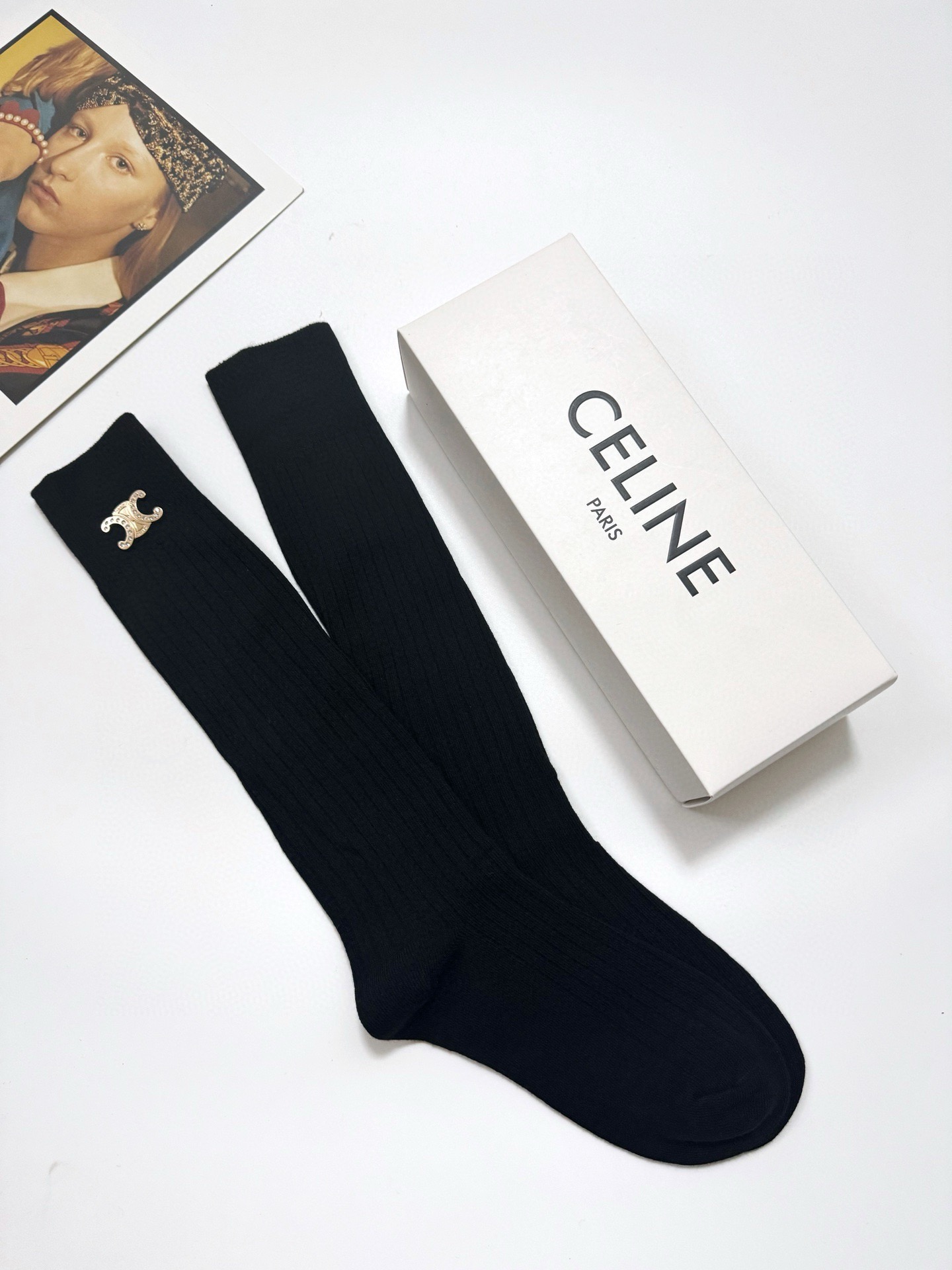 配包装🌟【一盒一双】🌟 Celine 赛琳 爆款经典字母 长筒袜 小腿袜🔥双针针织材质，搭配凯旋门五金 