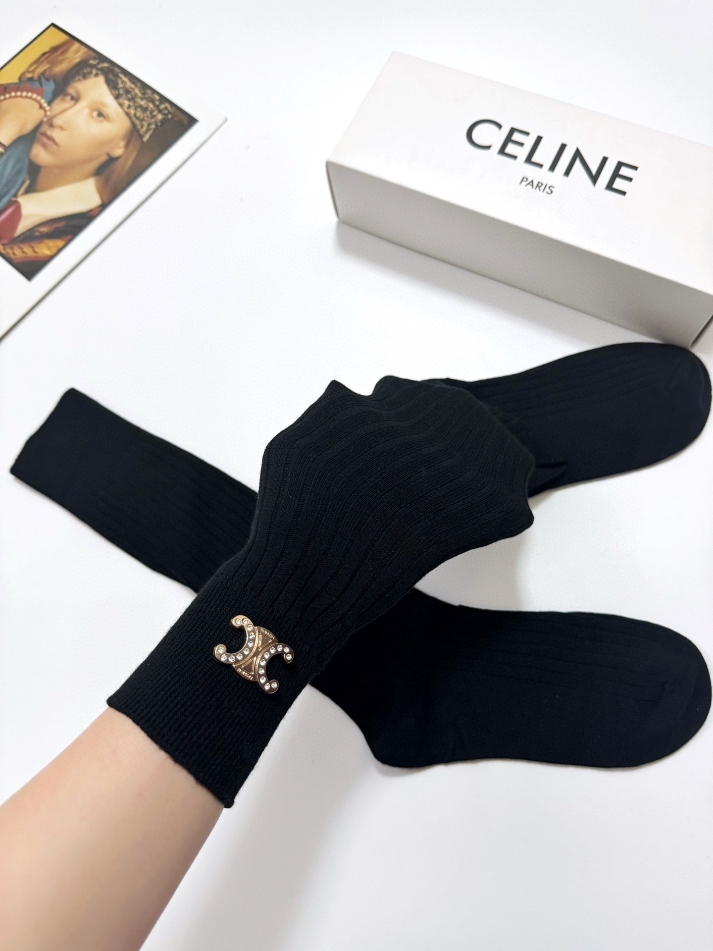 配包装🌟【一盒一双】🌟 Celine 赛琳 爆款经典字母 长筒袜 小腿袜🔥双针针织材质，搭配凯旋门五金 