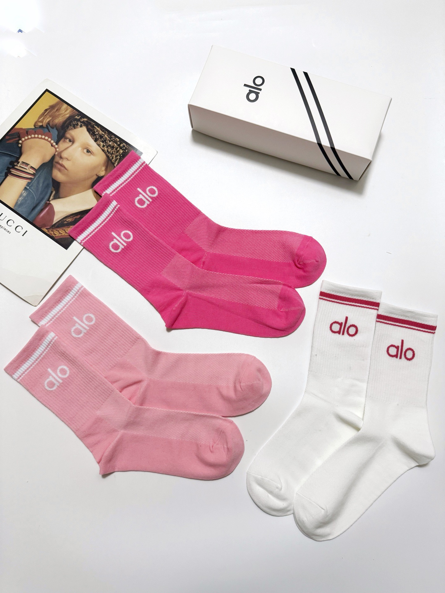 配包装🌟【一盒3双】 🌟 alo 经典字母logo 纯棉中筒袜 ，ins超火爆小腿短袜，纯棉面料，潮人必