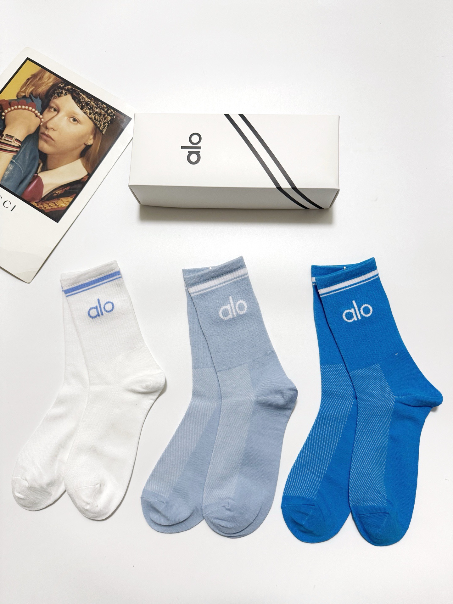 配包装🌟【一盒3双】 🌟 alo 经典字母logo 纯棉中筒袜 ，ins超火爆小腿短袜，纯棉面料，潮人必