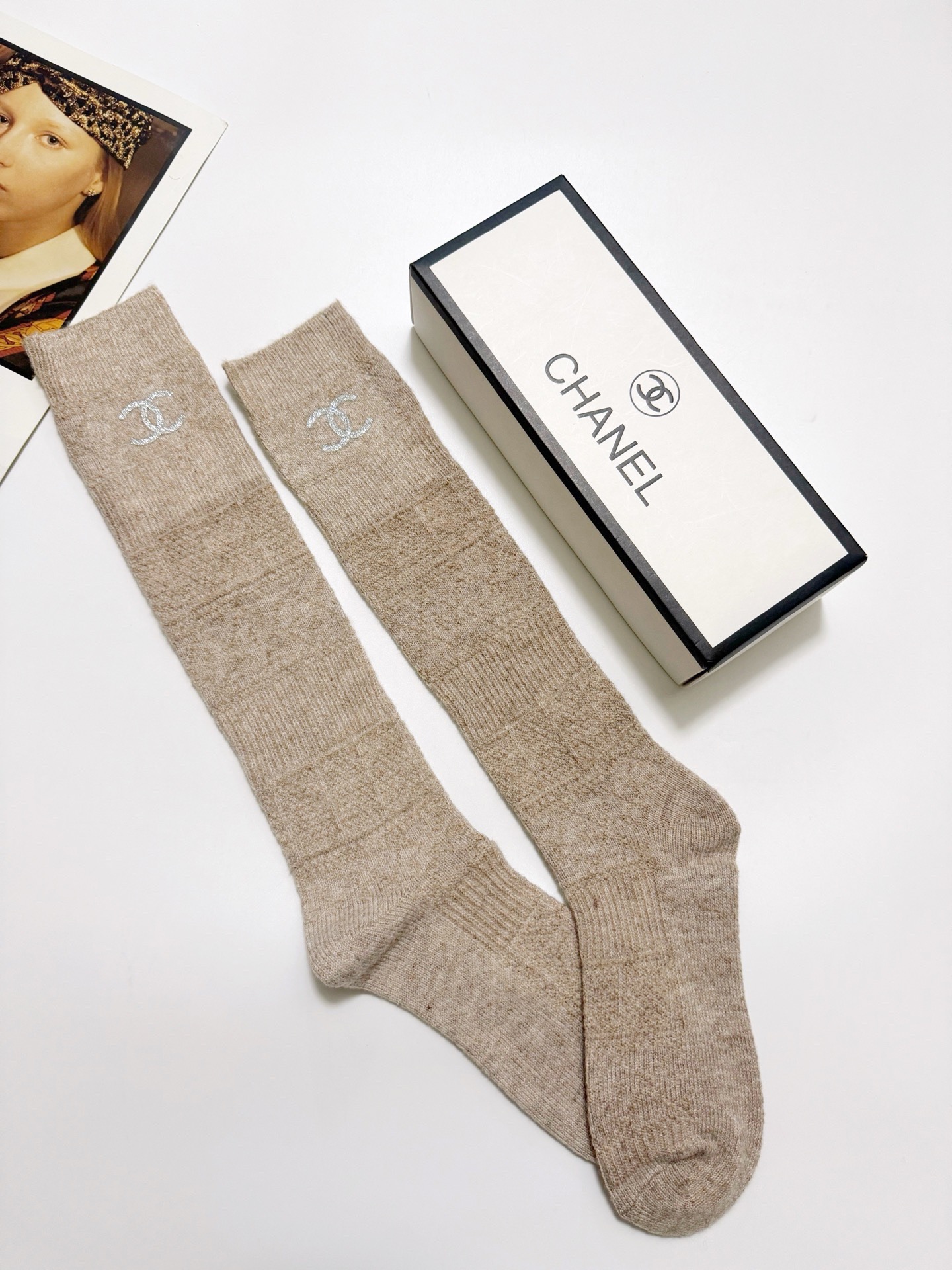配包装🌟【一盒一双】🌟Chanel 香奈儿 经典字母 logo羊毛 混纺长筒袜 ！菱格暗纹小腿袜 超级软