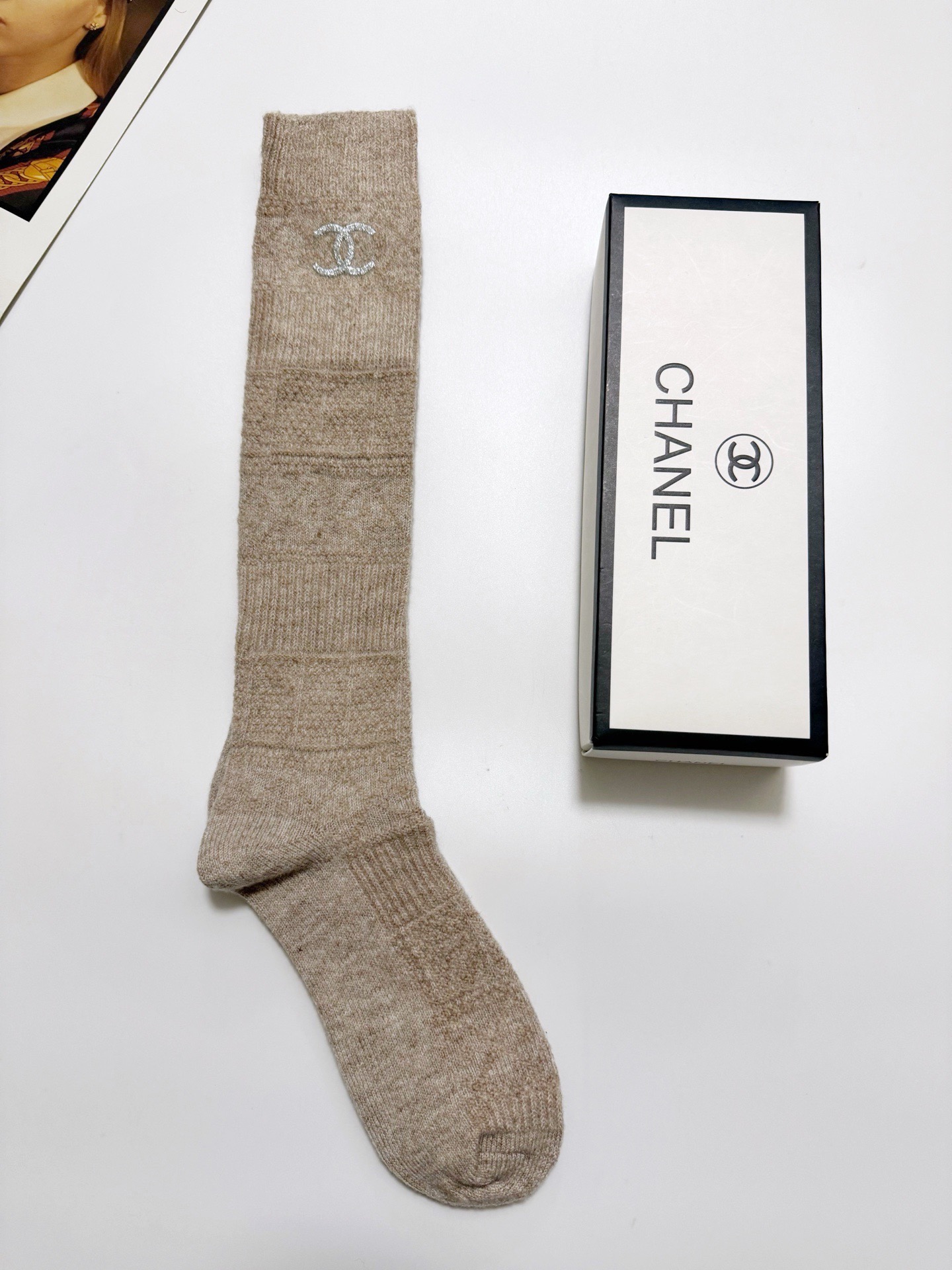配包装🌟【一盒一双】🌟Chanel 香奈儿 经典字母 logo羊毛 混纺长筒袜 ！菱格暗纹小腿袜 超级软