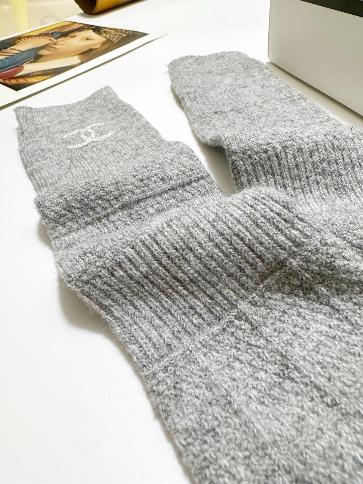 配包装🌟【一盒一双】🌟Chanel 香奈儿 经典字母 logo羊毛 混纺长筒袜 ！菱格暗纹小腿袜 超级软